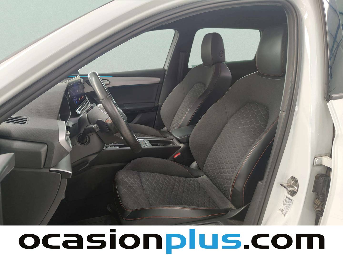 Foto asientos delanteros Seat León Seat León ST 1.5 eTSI S&S FR Go L DSG  (150 CV)