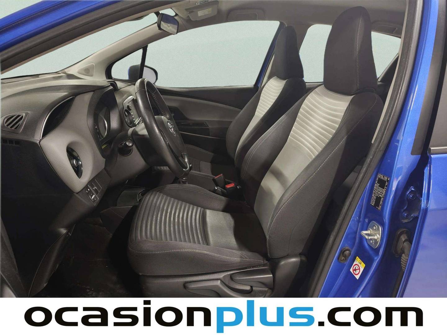 Foto asientos delanteros Toyota Yaris Toyota Yaris 70 Active (69 CV)