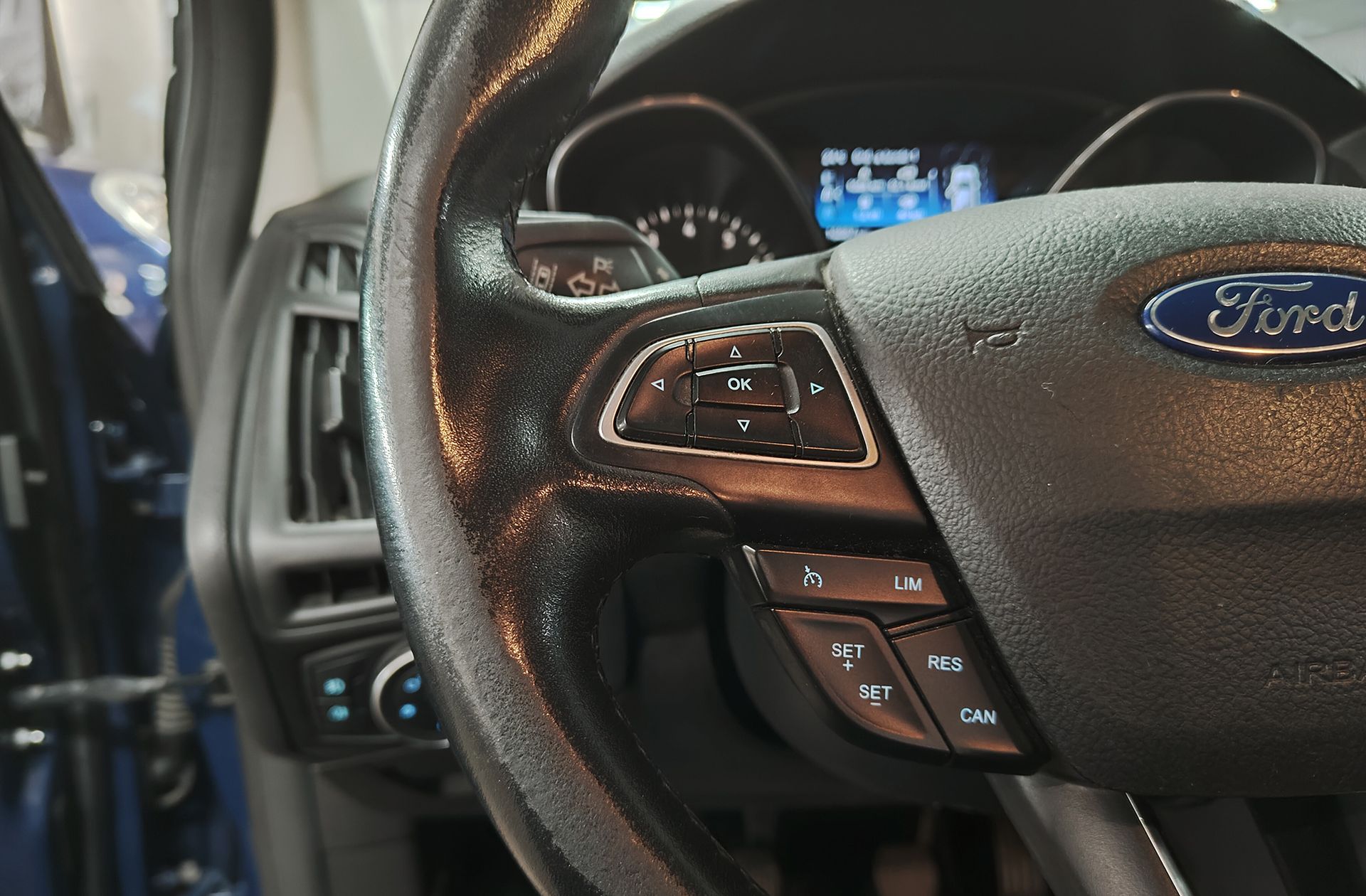 Ford Focus 1.5 EcoBoost Sport - foto 22