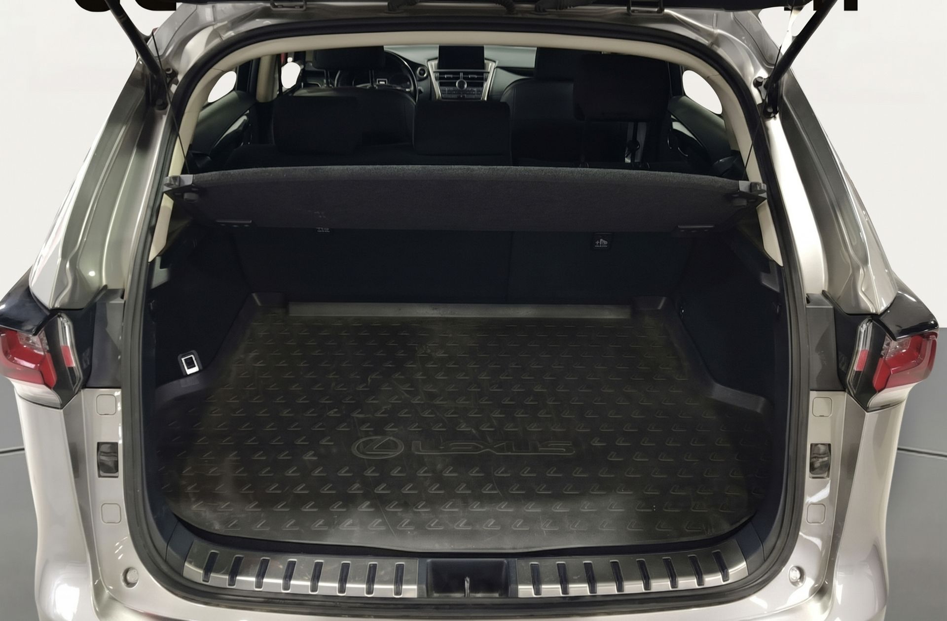 Lexus NX 300h Corporate 2WD - foto 15