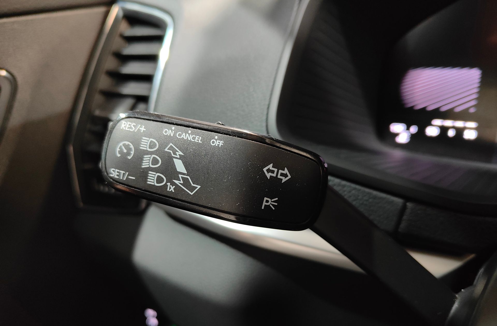 Škoda Karoq 2.0 TDI Selection - foto 24
