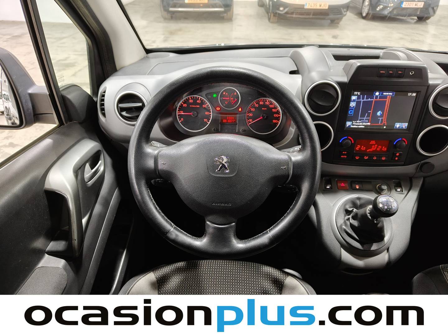 Foto Peugeot Partner Peugeot Partner Tepee BlueHDi 100 Outdoor (100 CV)