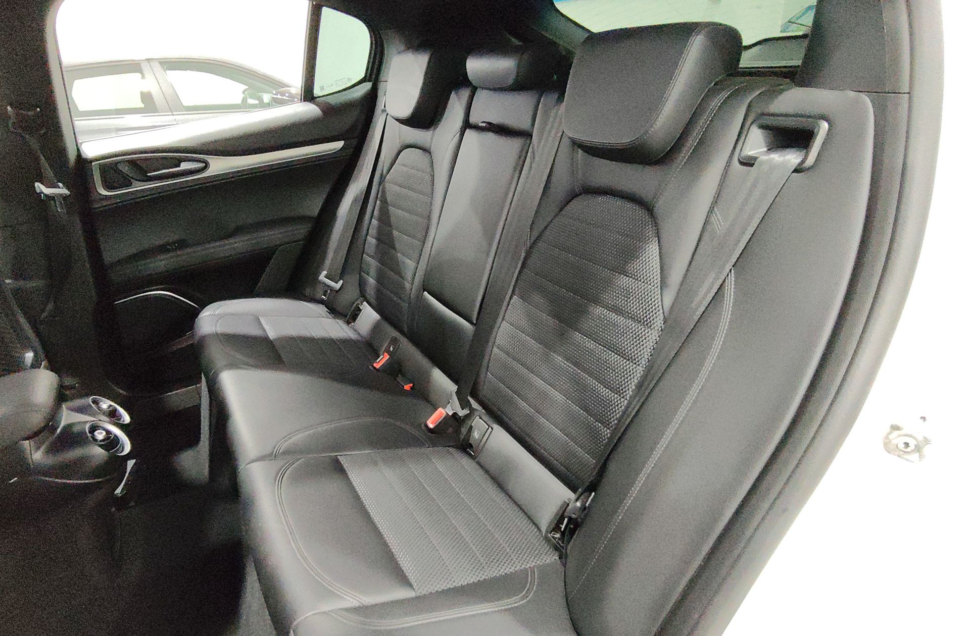 Alfa Romeo Stelvio 2.2 Diesel Sprint RWD - foto 11