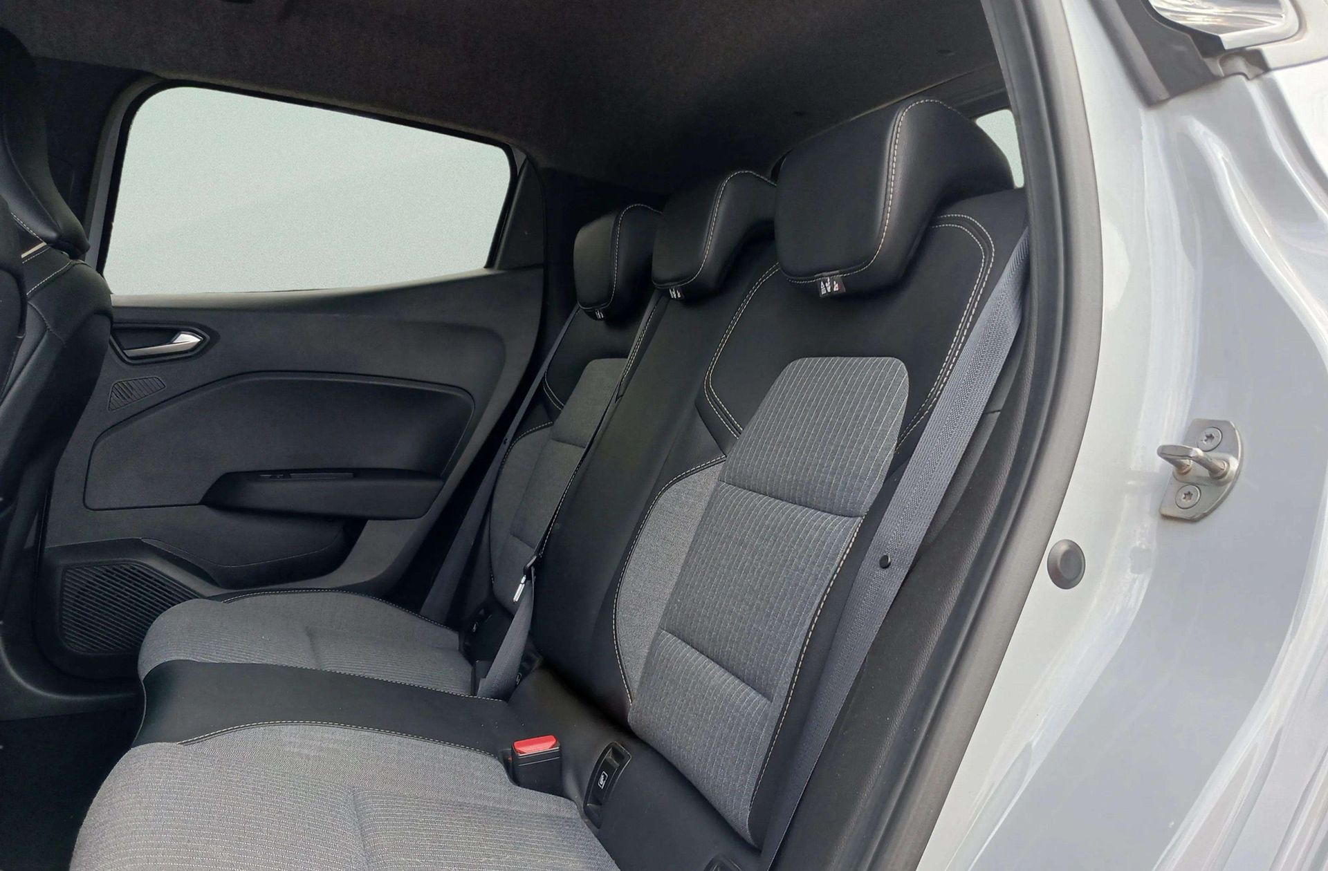 Renault Clio Techno TCe - foto 12