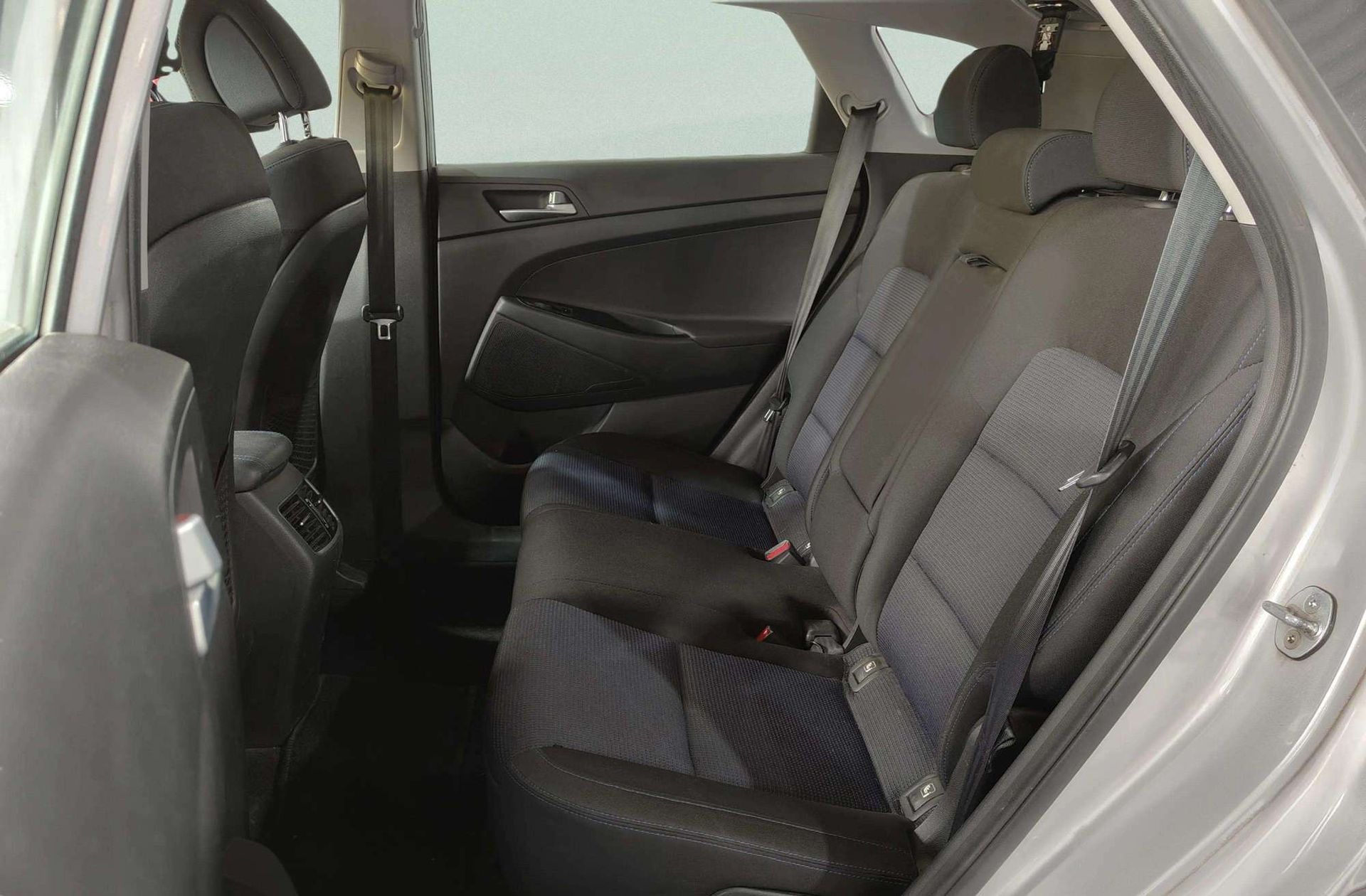 Hyundai Tucson 1.7 CRDi BlueDrive Klass 4x2 - foto 9
