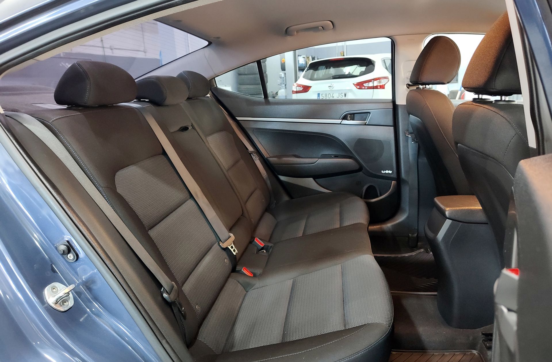 Hyundai Elantra 1.6 MPI Style - foto 15