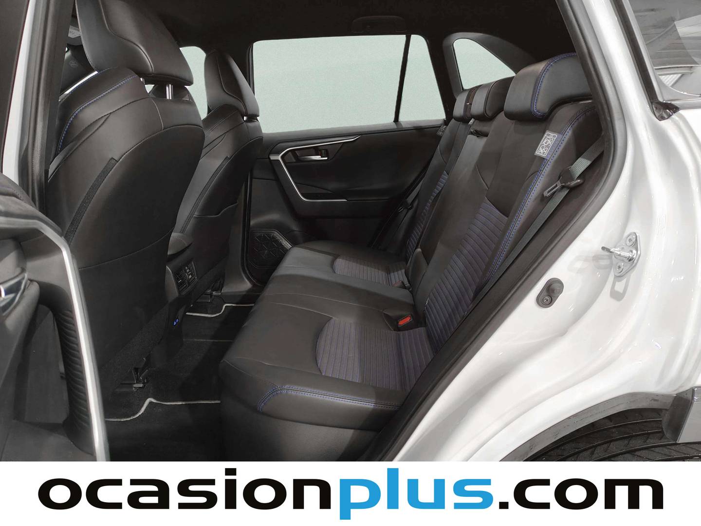 Foto asientos traseros Toyota Rav4 Toyota Rav4 220H Style (218 CV)