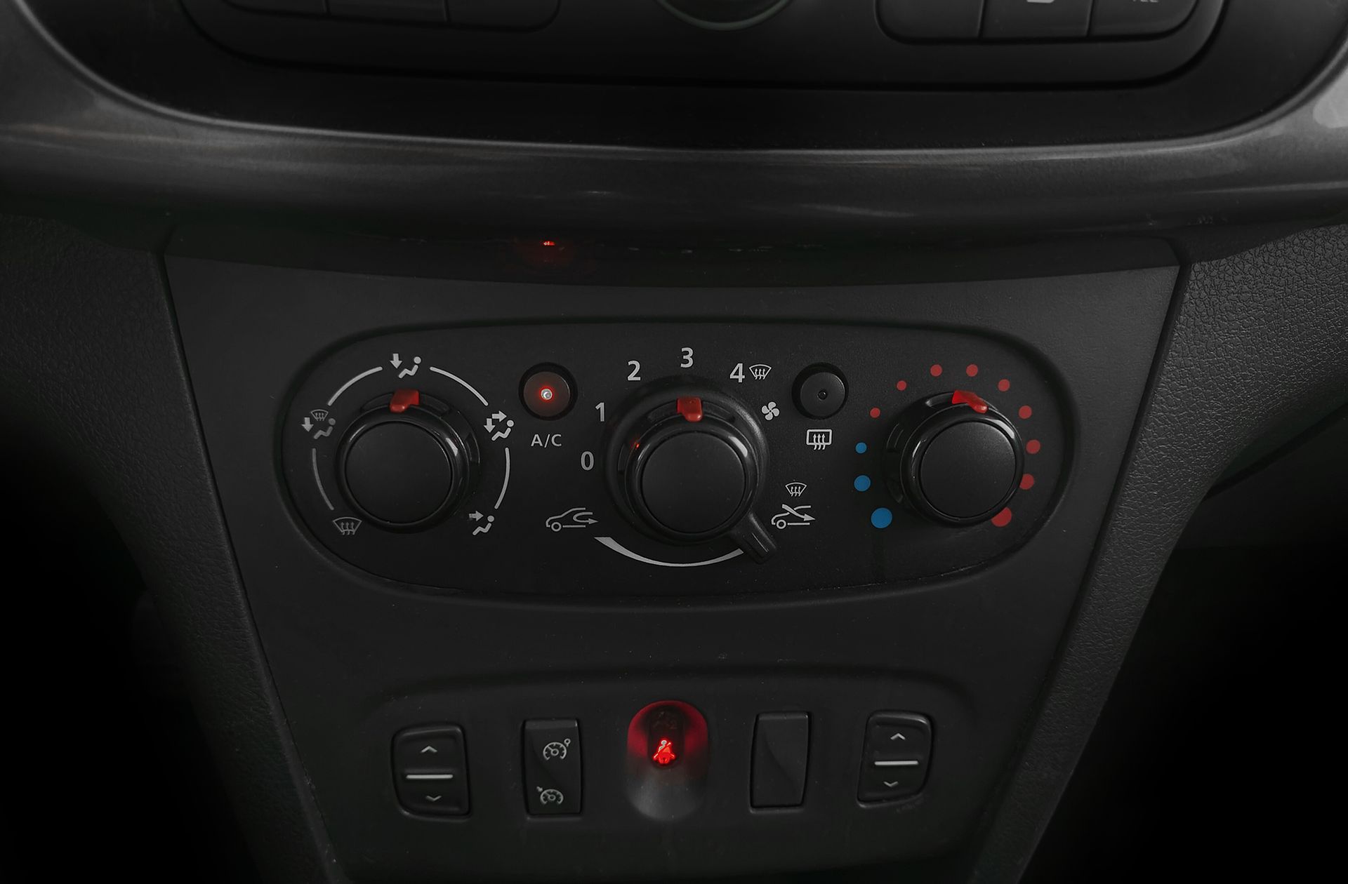 Dacia Sandero dCi 90 Stepway - foto 27
