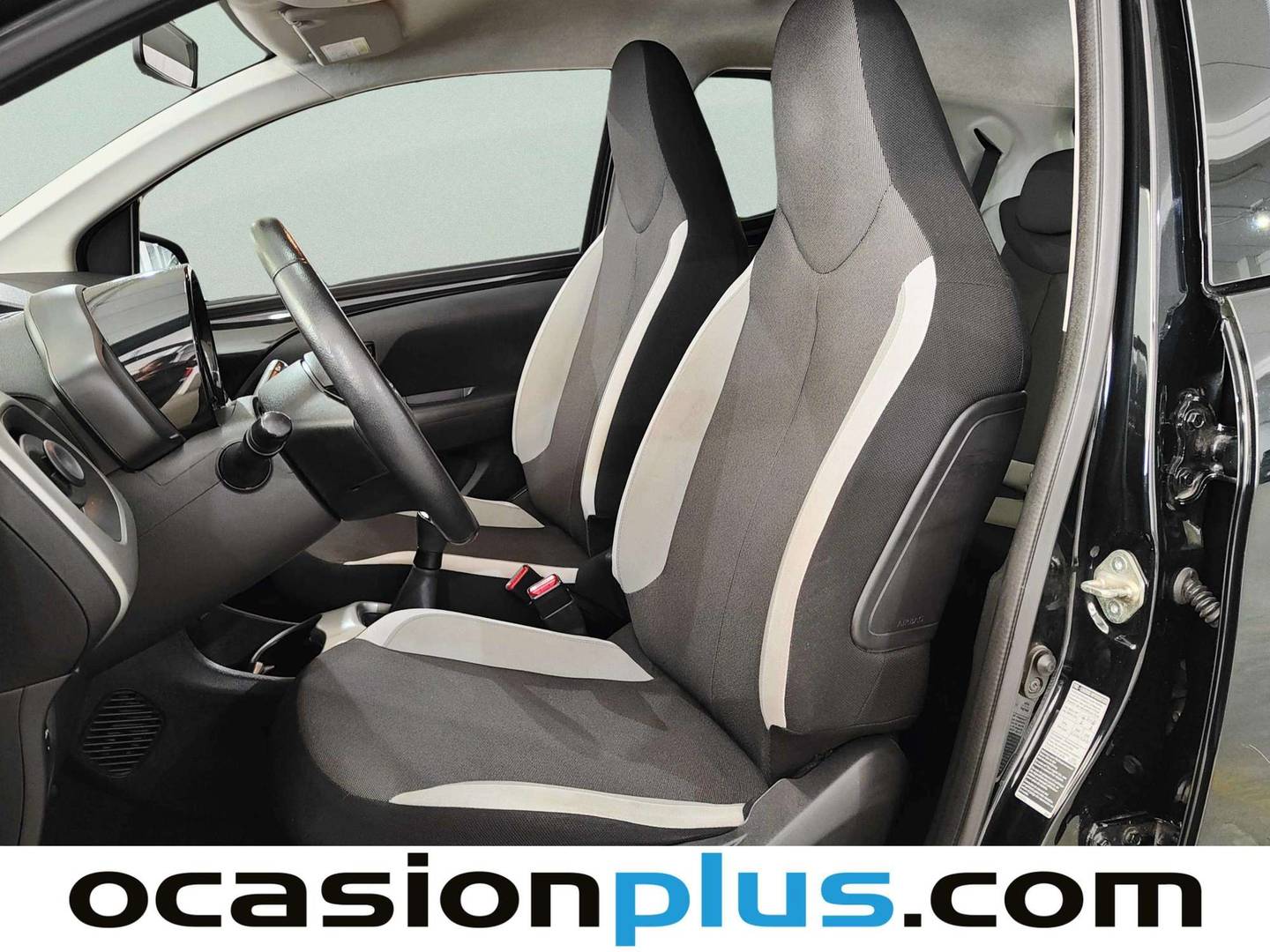 Foto asientos delanteros Toyota Aygo Toyota Aygo 1.0 70 x-play (69 CV)
