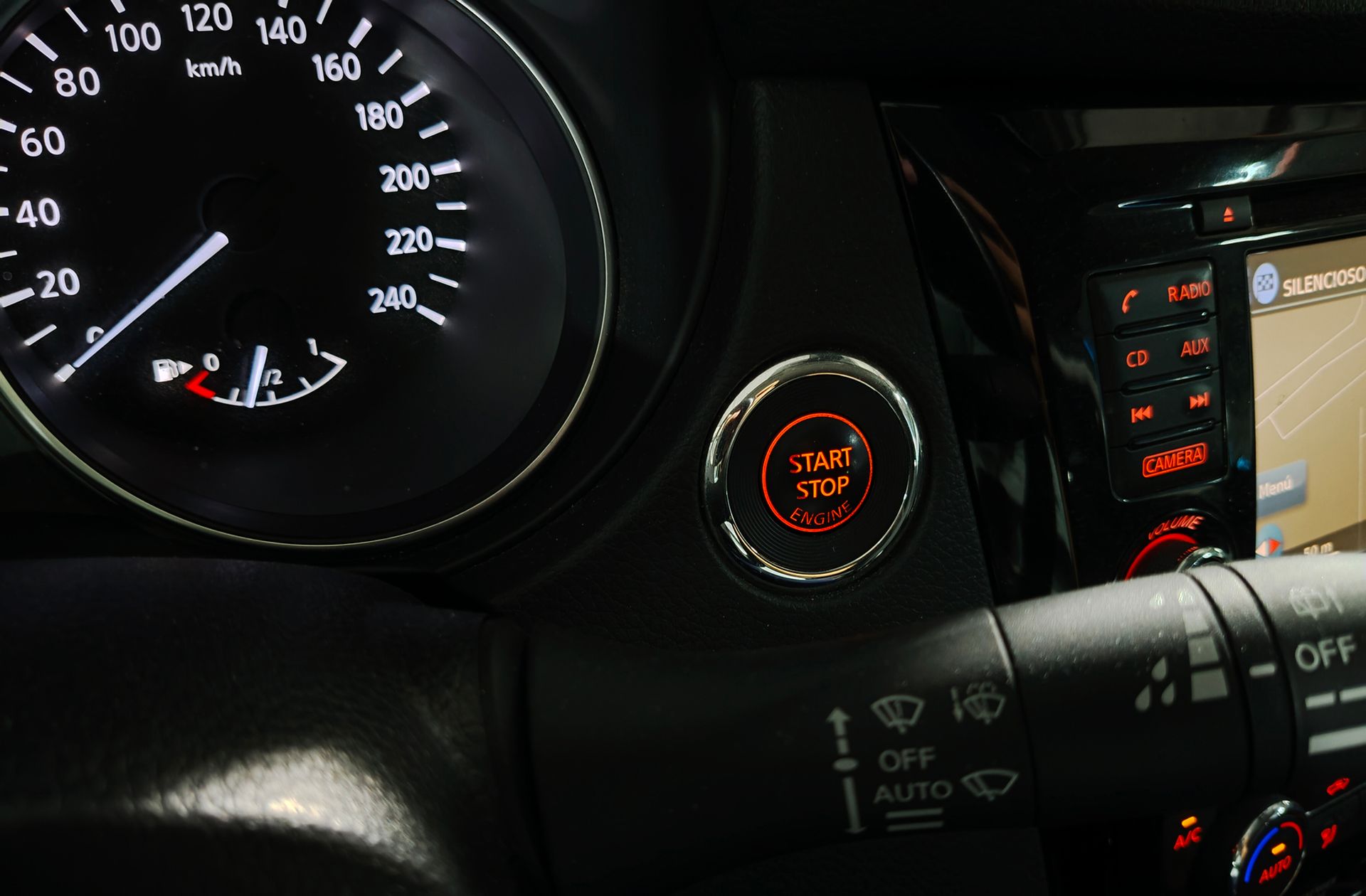 Nissan Qashqai 1.6 DIG-T N-Connecta 4x2 - foto 32