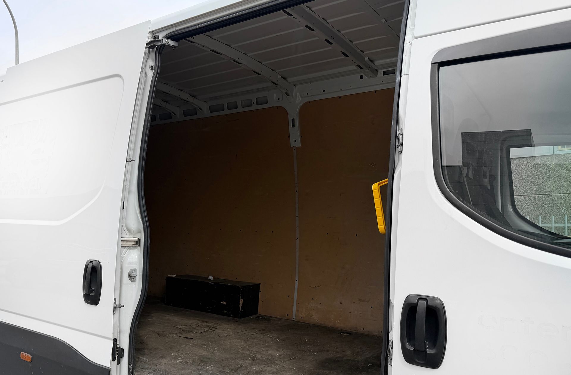 Iveco Daily Furgon 35S 16 V 3520L/H2 - foto 12