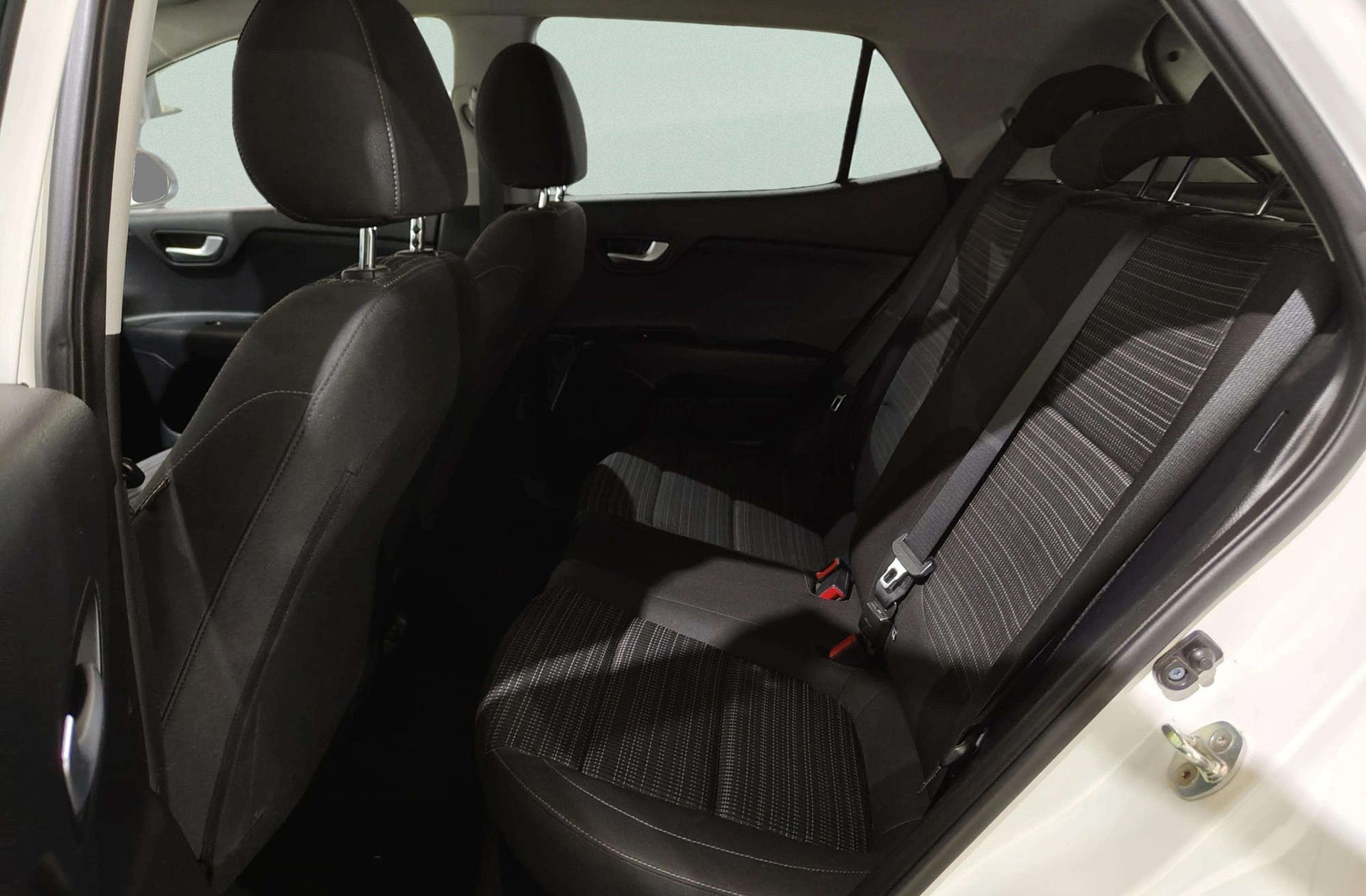 Kia Stonic 1.0 T-GDi Drive - foto 12