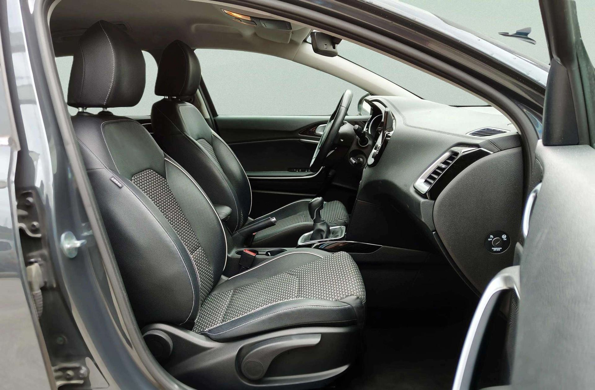 Kia Ceed 1.0 T-GDi Tech - foto 24