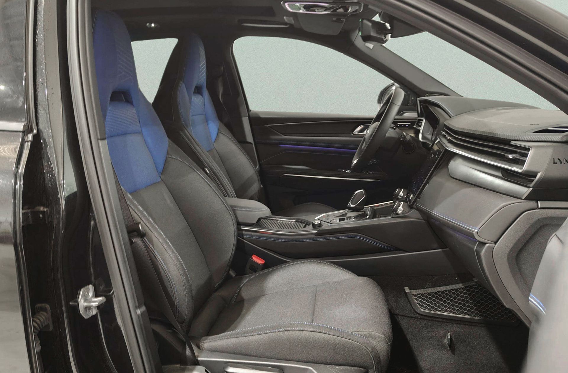 Lynk & Co 01 1.5 PHEV - foto 24