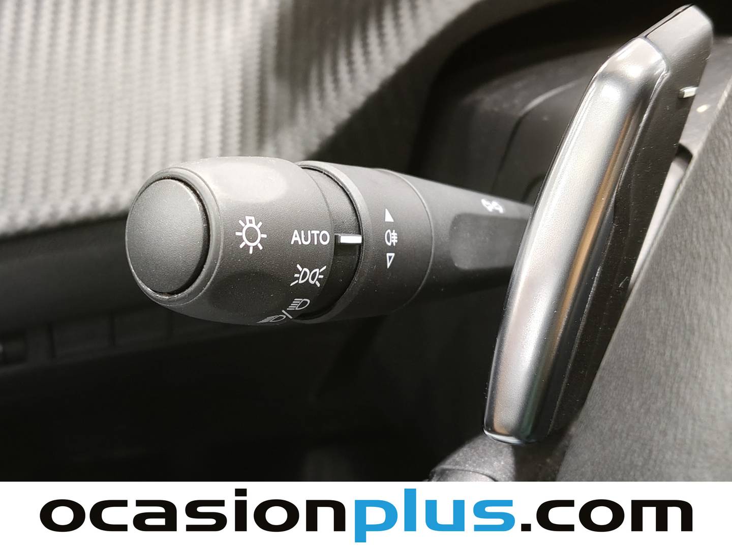 Peugeot 2008 Peugeot 2008 Allure Hybrid eDCS6 (145 CV) seminuevo