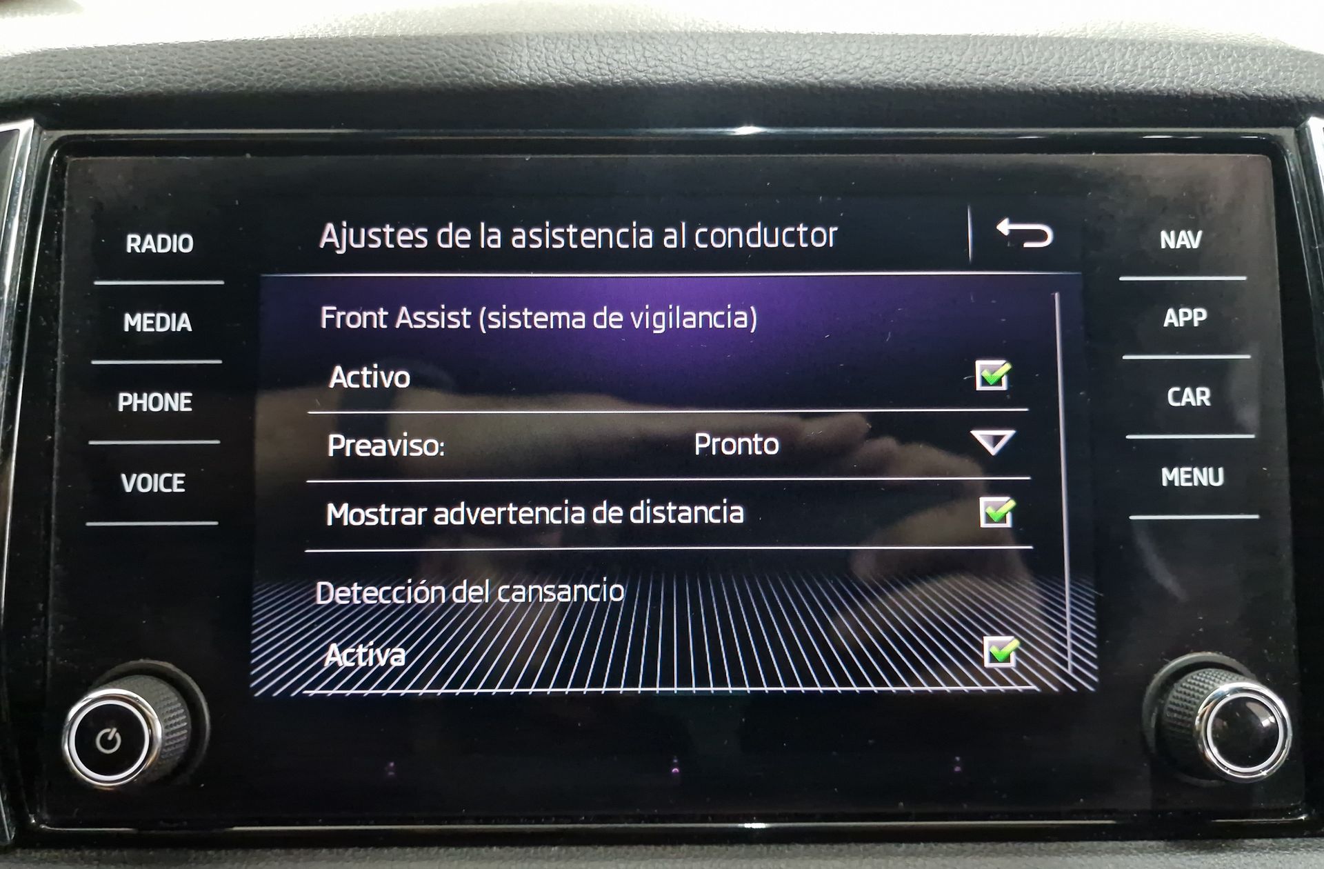 Škoda Karoq 1.5 TSI ACT Sportline DSG - foto 12