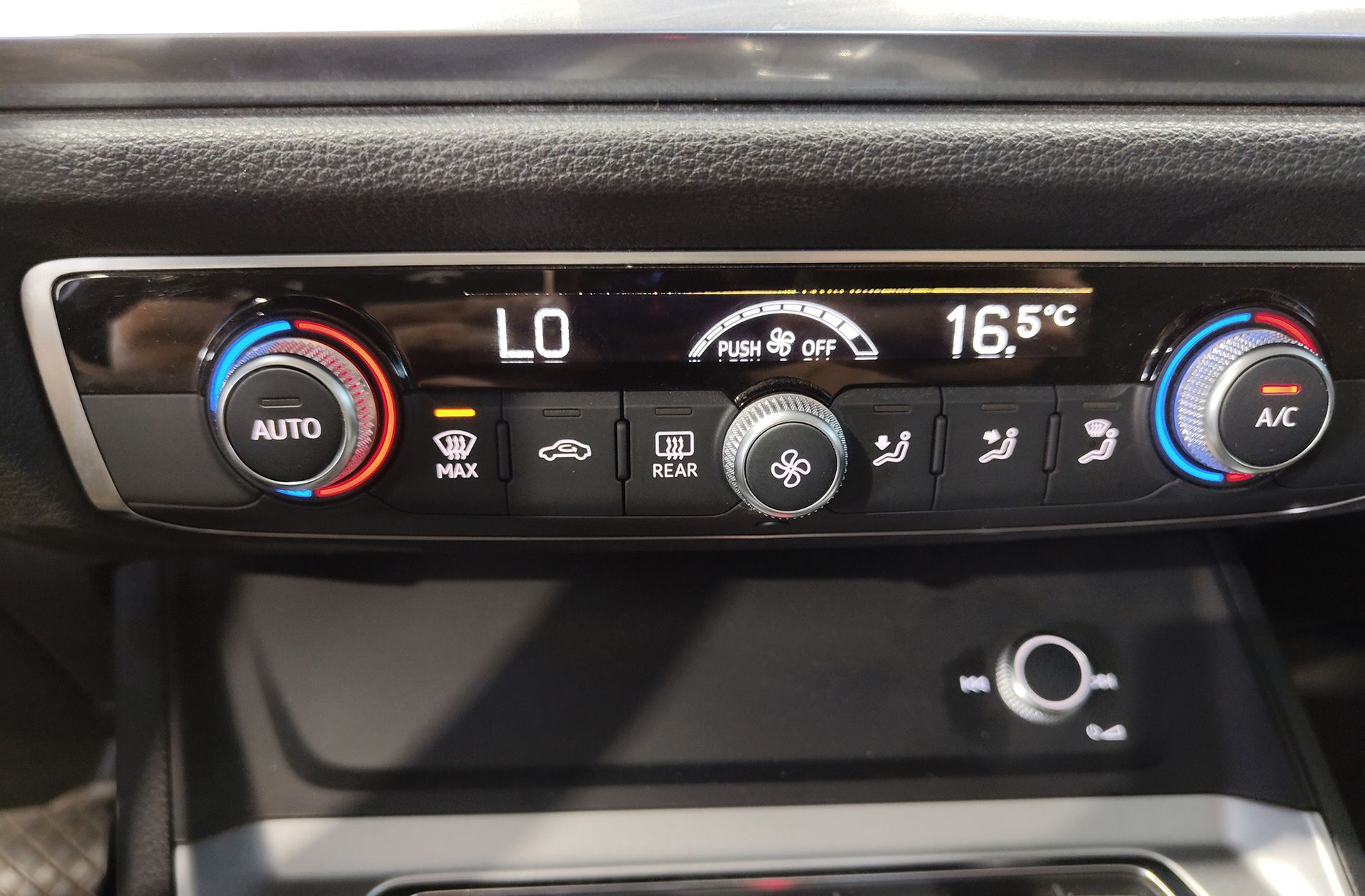 Audi Q3 35 TDI Advanced S tronic - foto 37