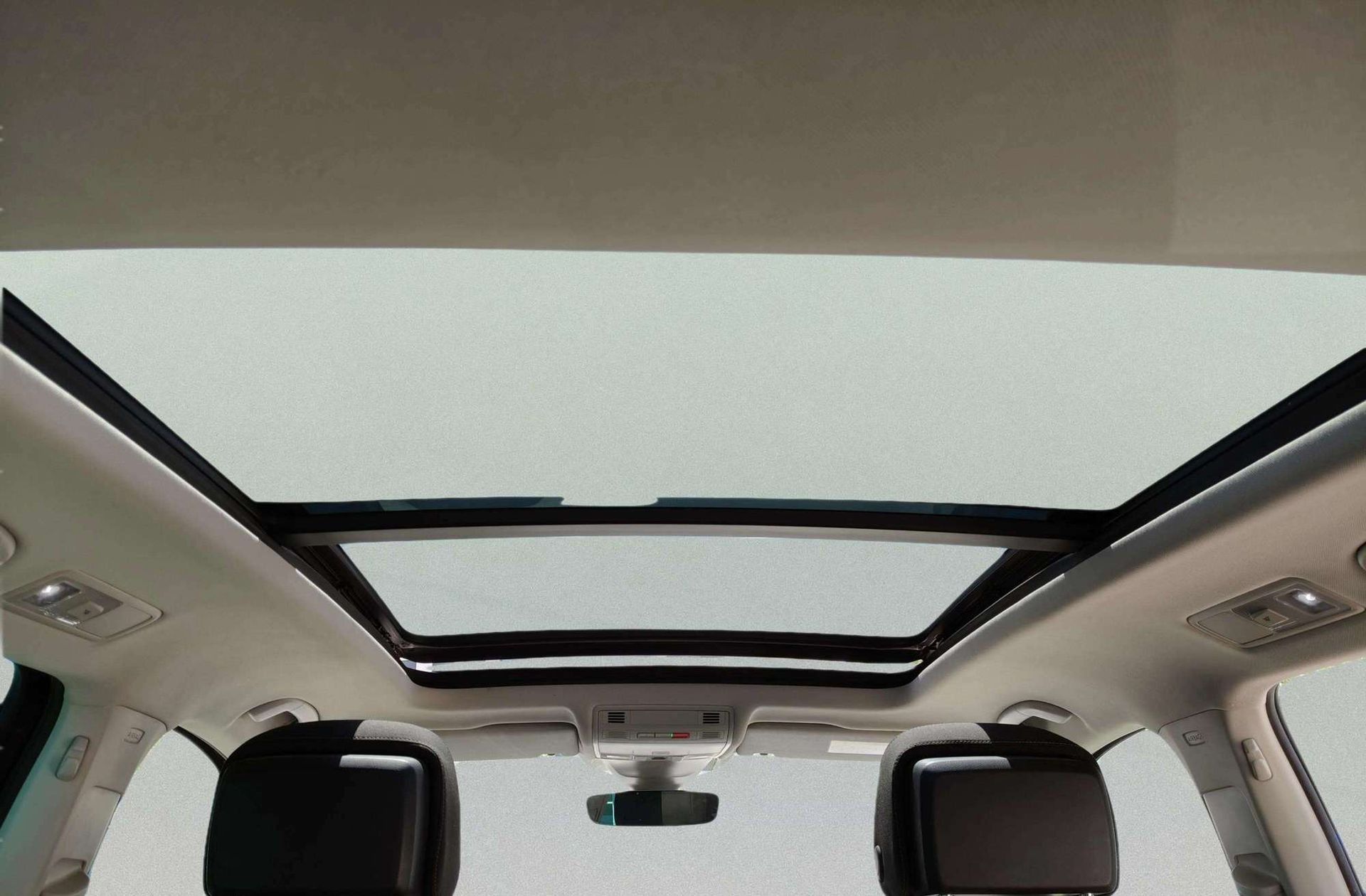 Volkswagen Tiguan Sport 2.0 TDI DSG Pack R-Line - foto 6