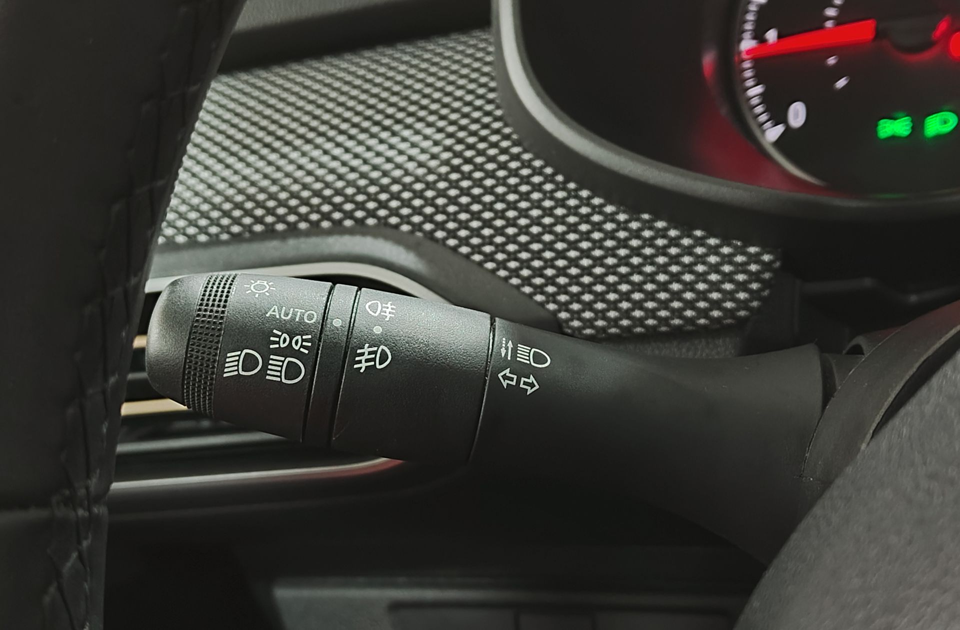 Dacia Sandero Stepway Expression TCe - foto 22