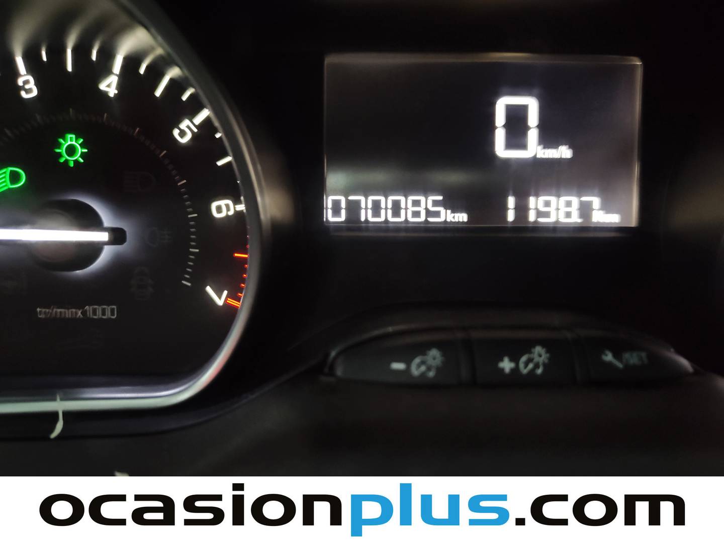 Foto Peugeot 208 Peugeot 208 5P Signature 1.2L PureTech (82CV)