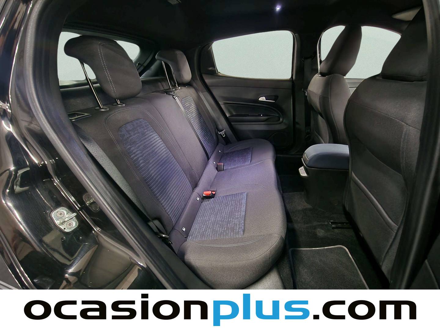 Foto Alfa Romeo Junior Alfa Romeo Junior 1.2 Ibrida (136 CV)