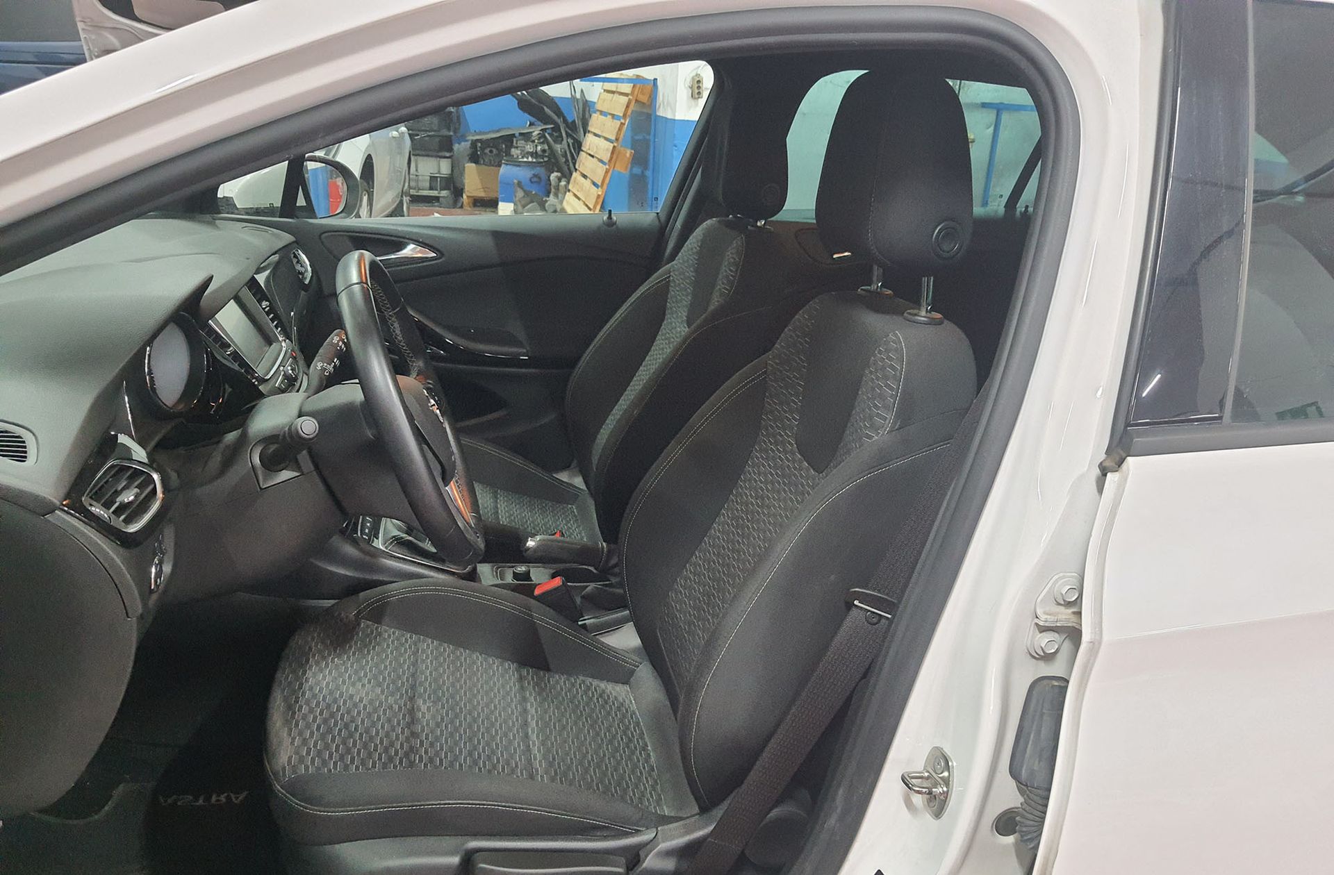 Opel Astra Sports Tourer 1.4 Turbo Dynamic - foto 10