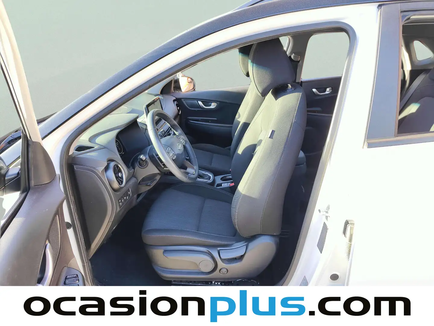 Foto Hyundai Kona Hyundai Kona 1.6 GDI HEV Tecno 2C DCT (141 CV)