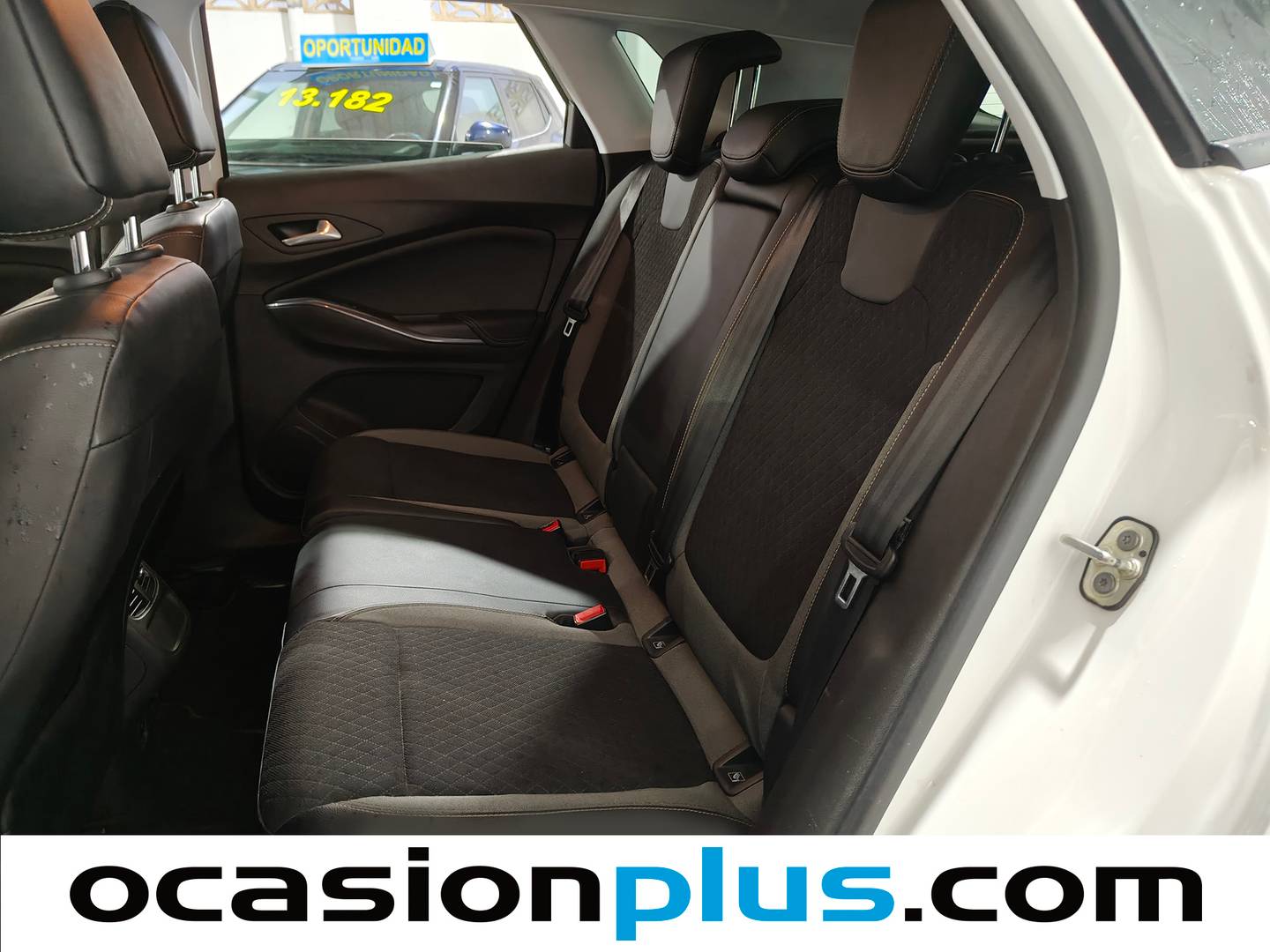 Foto asientos traseros Opel Grandland X Opel Grandland X 1.2 Turbo 120 Aniversario (130 CV)