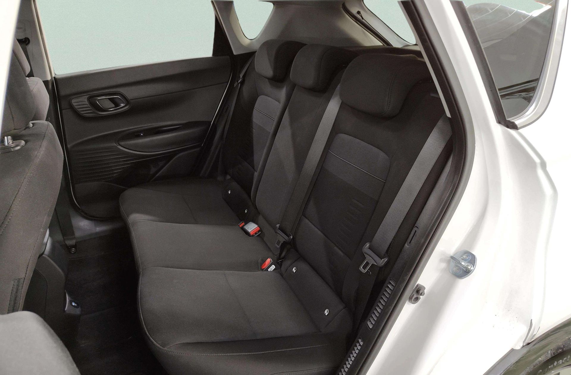 Hyundai Bayon 1.0 T-GDi 48V Tecno DCT - foto 12