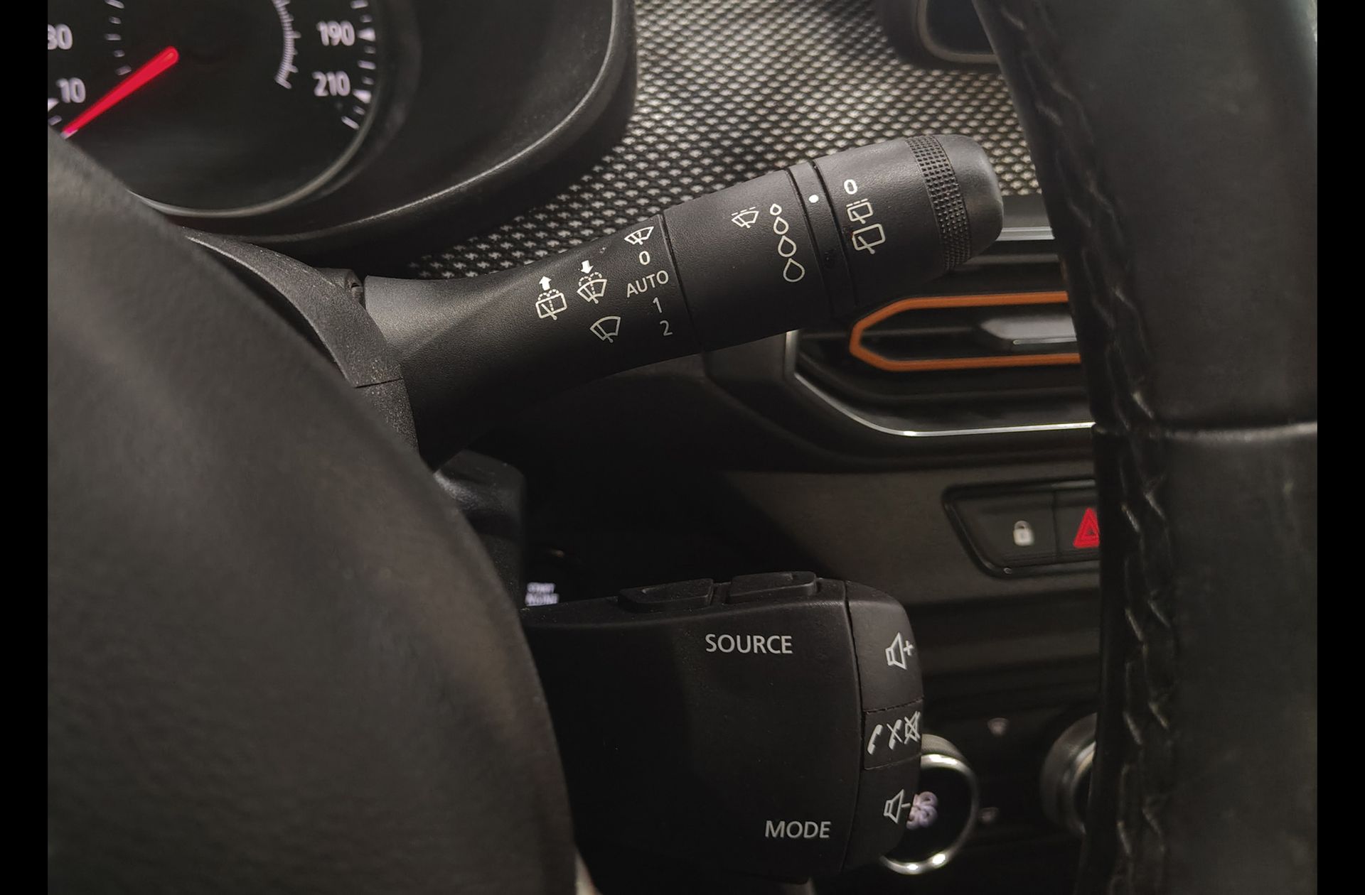 Dacia Sandero Stepway Comfort TCe - foto 24