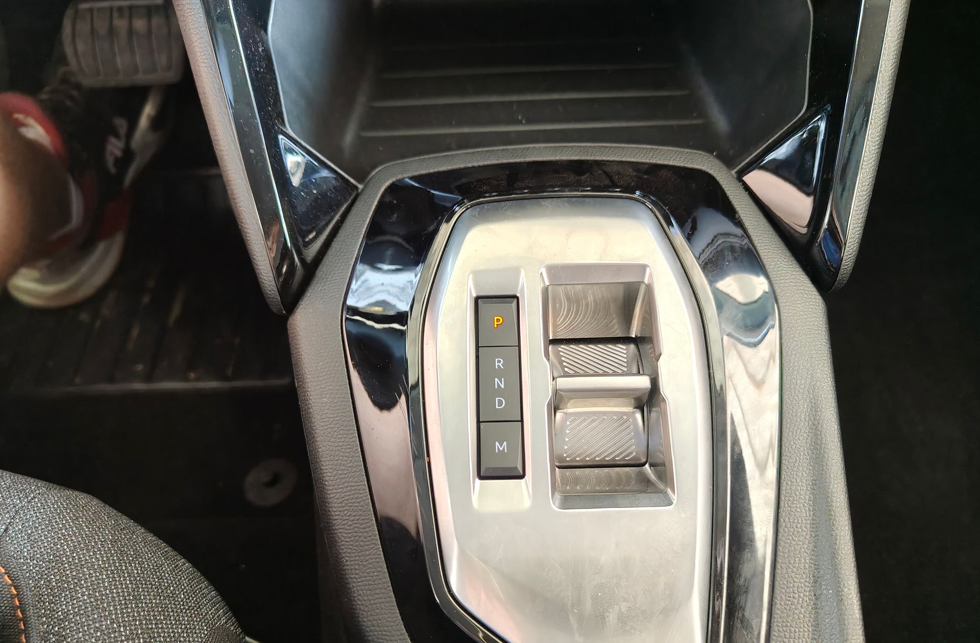 Peugeot 208 Style Hybrid 100 eDCS6 - foto 5