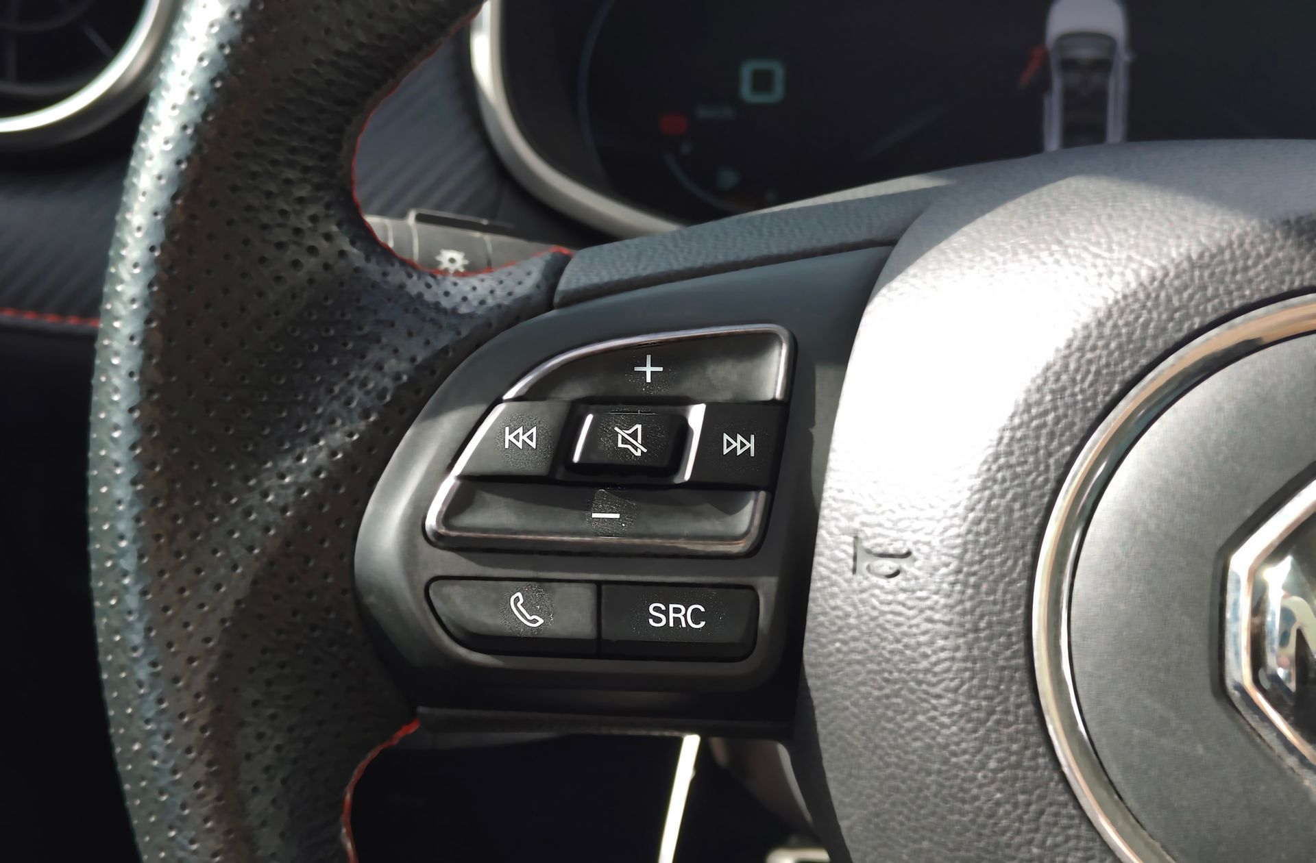 MG ZS 1.5 Luxury - foto 24
