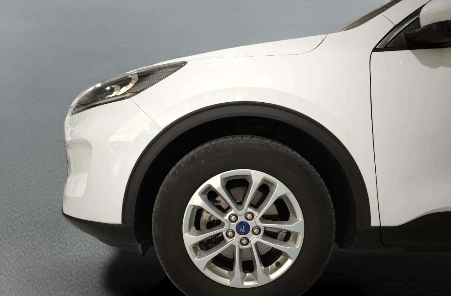 Ford Kuga 1.5 EcoBoost Titanium 4x2 - foto 40