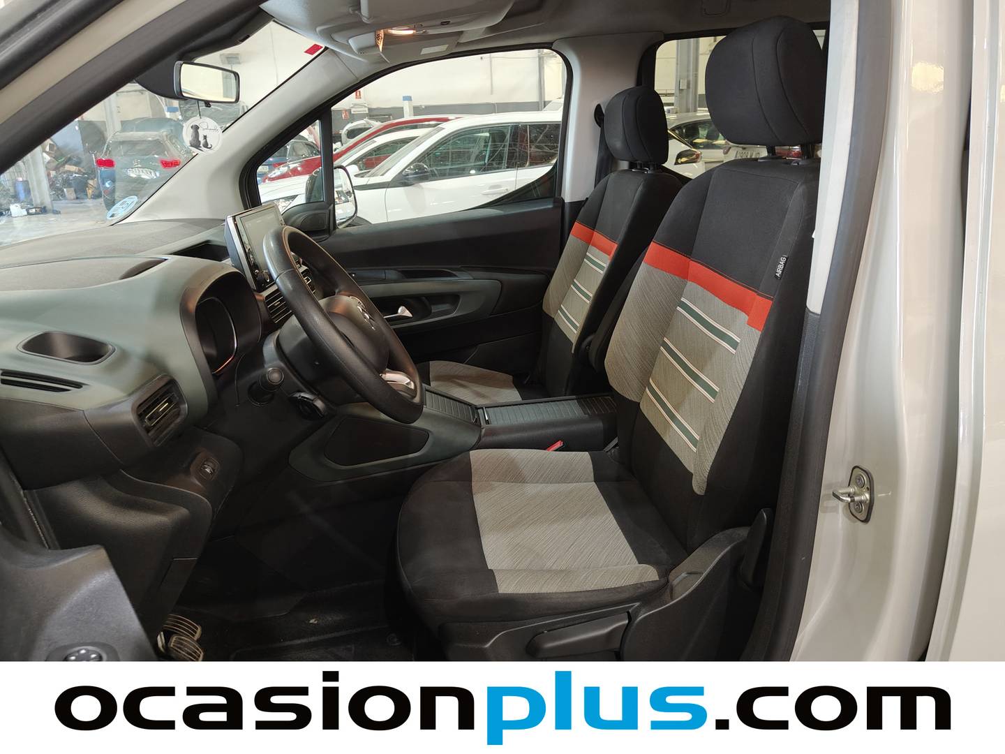 Foto asientos delanteros Citroën Berlingo Citroën Berlingo BlueHDi 130 S&S Talla XL Shine (130 CV) 7 Plazas