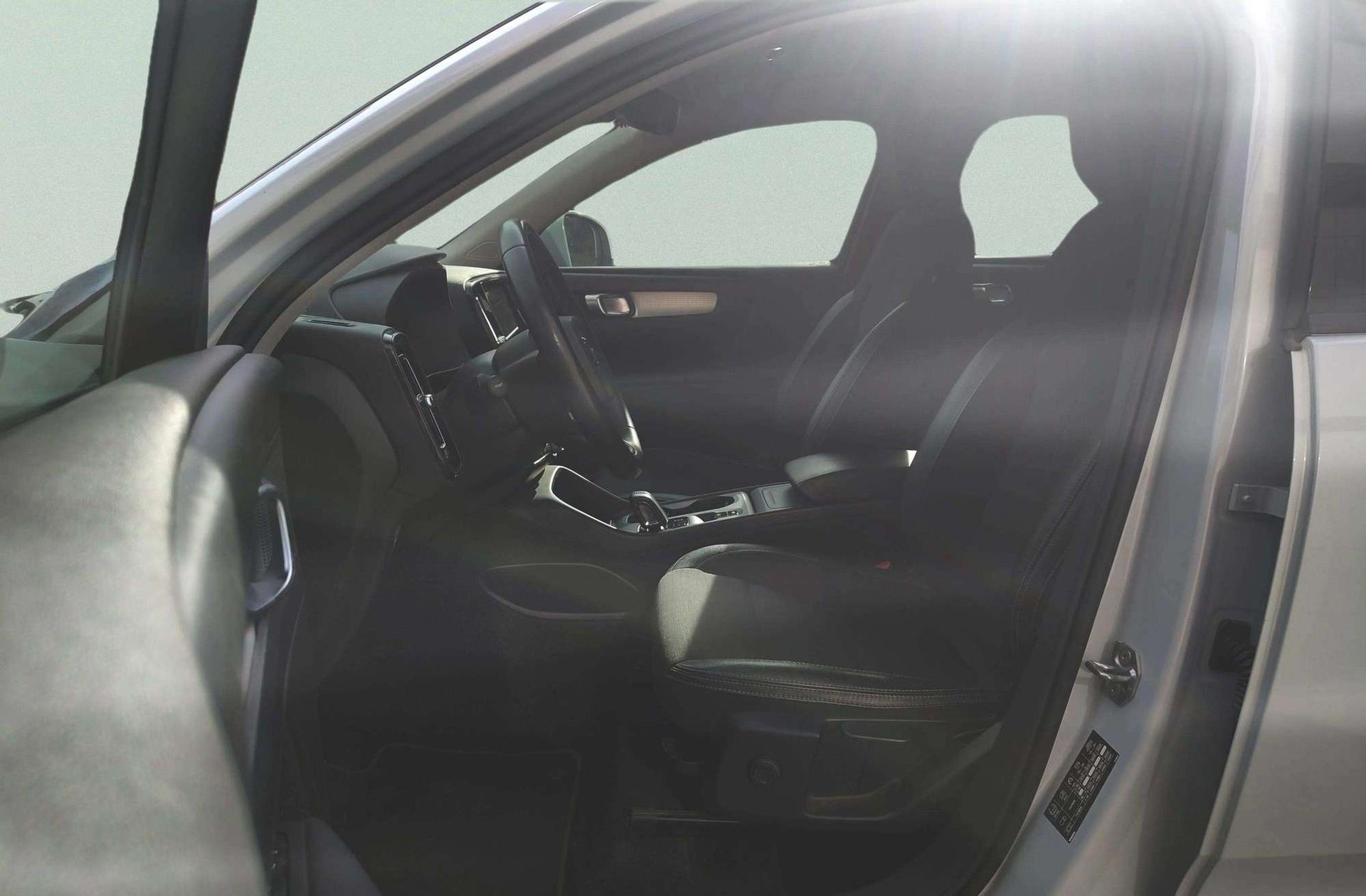 Volvo XC40 D4 Business Plus AWD - foto 11