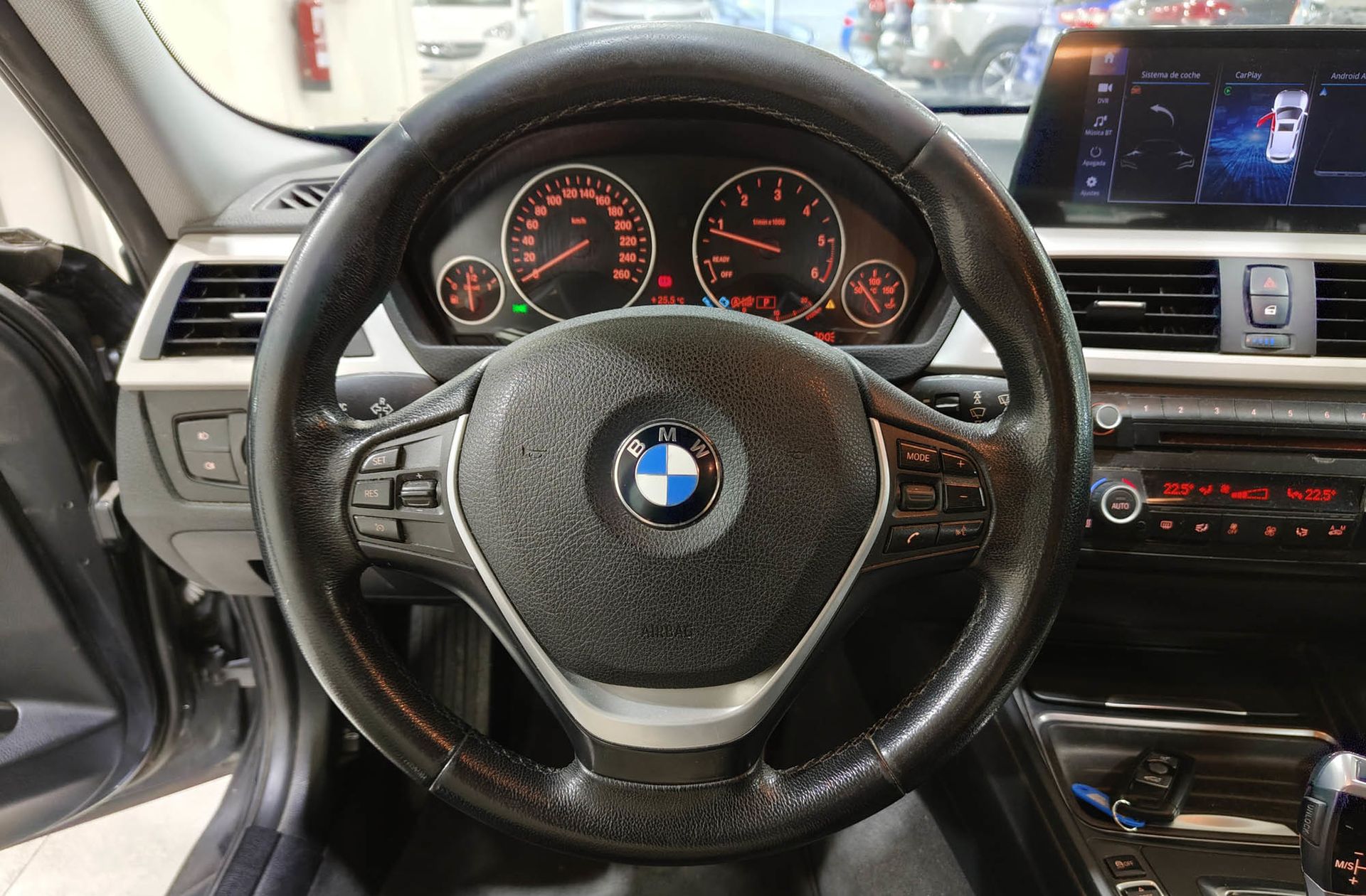 BMW Serie 3 318d Touring - foto 22