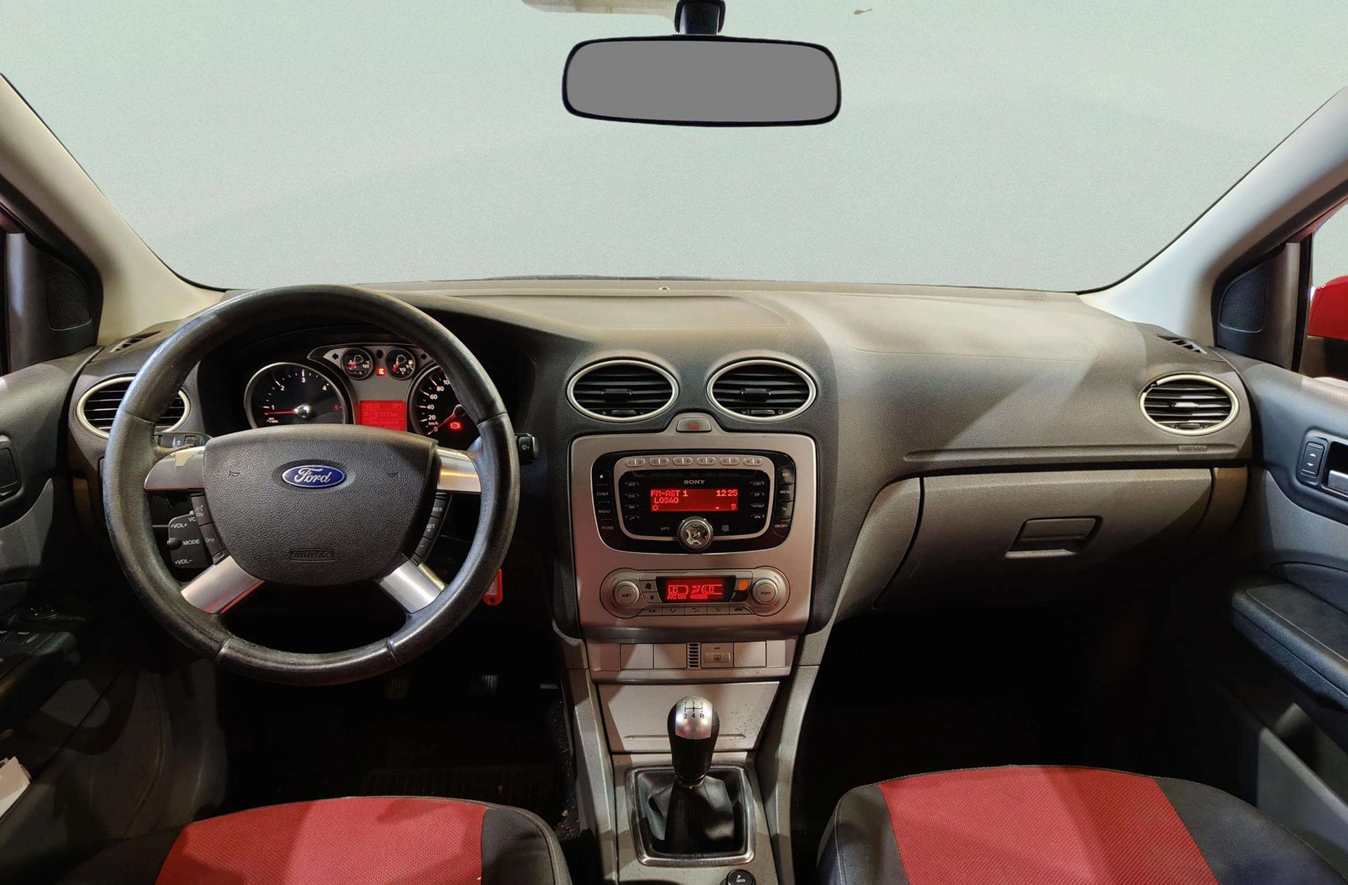 Ford Focus 1.6 TDCi Titanium - foto 14