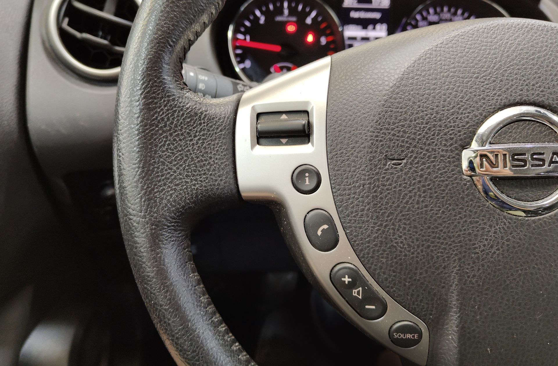 Nissan Qashqai dCi 110 Acenta 4x2 - foto 25
