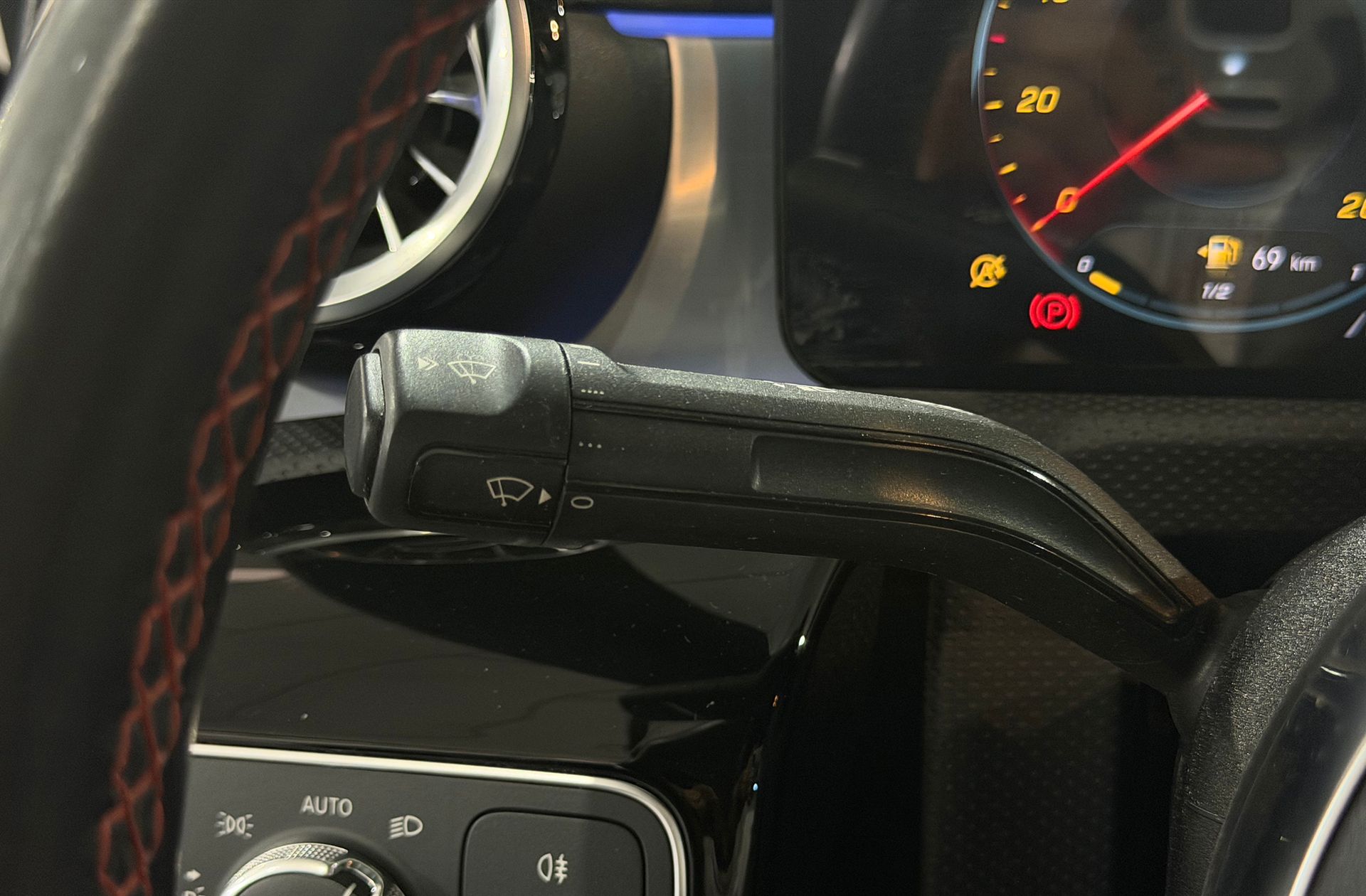 Mercedes-Benz CLA 180 Pack AMG - foto 28
