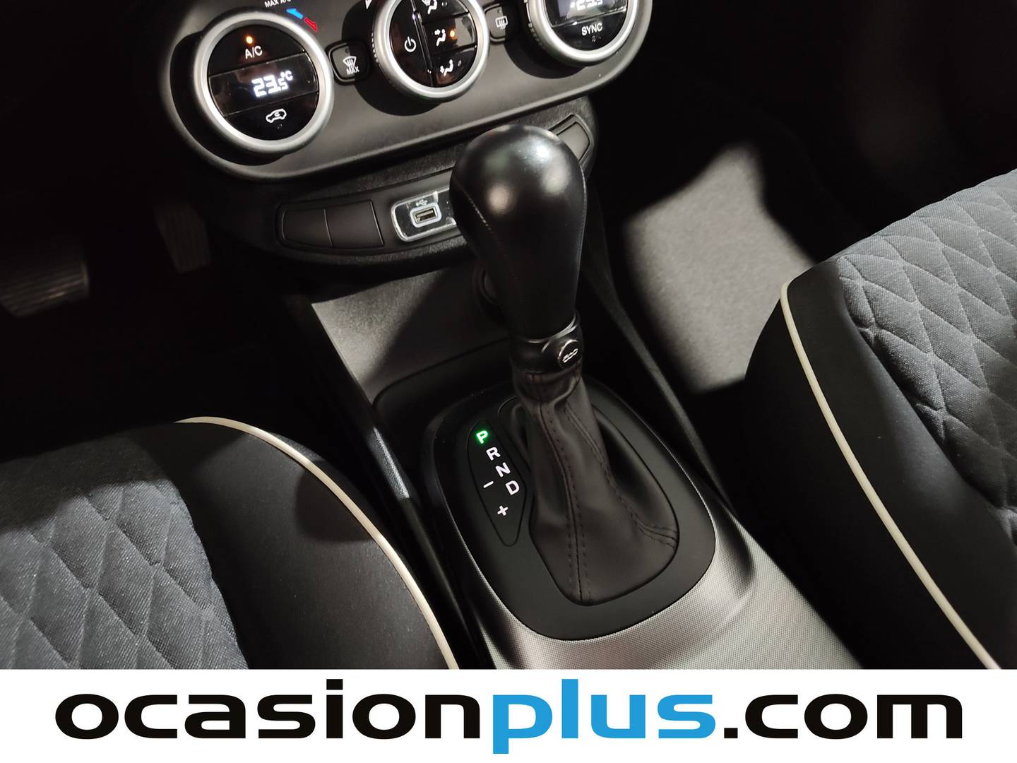 Foto Fiat 500X Fiat 500X 1.6 MultiJet City Cross 4x2 DCT (120 CV)