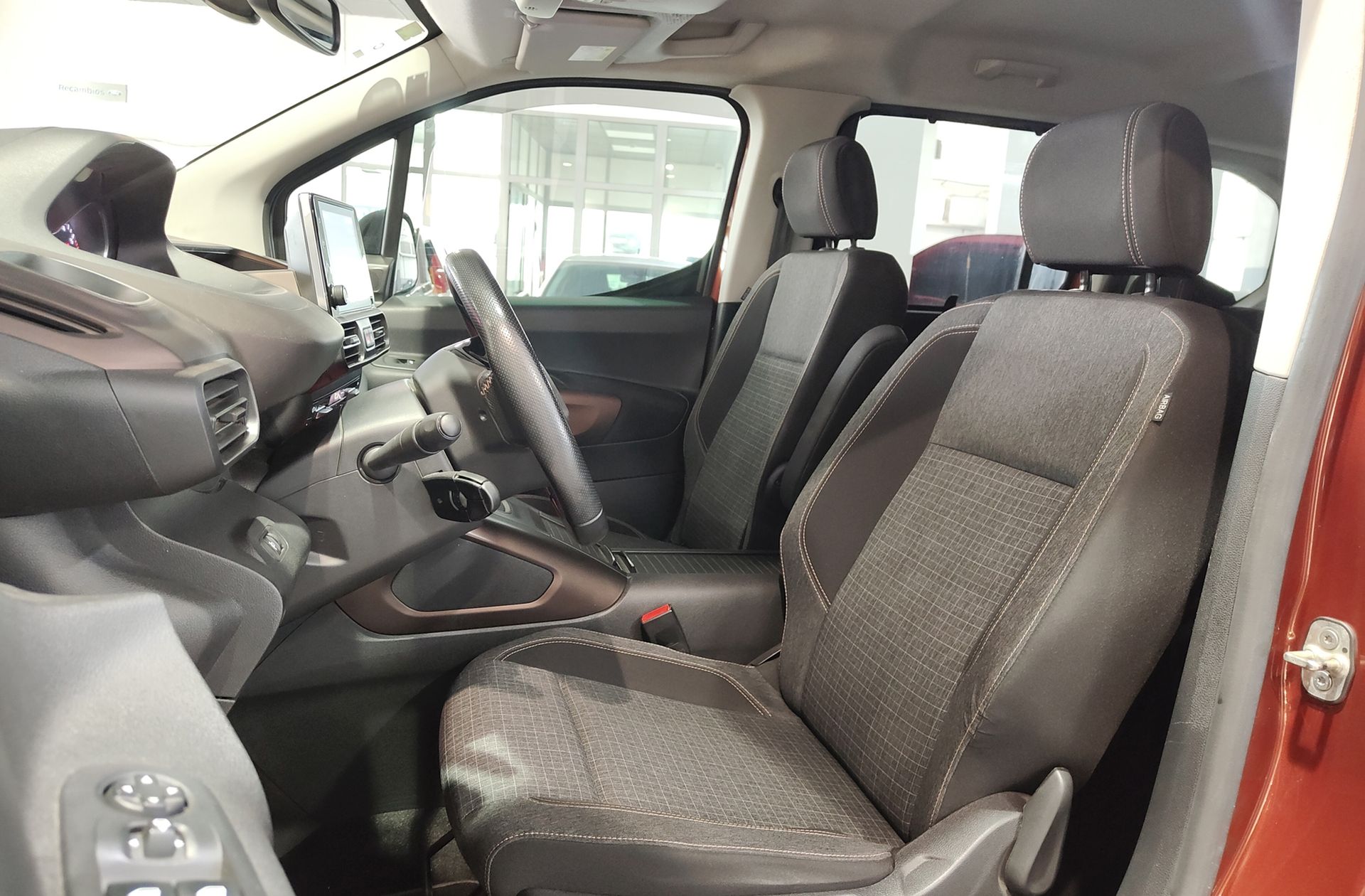 Peugeot Rifter BlueHDi 100 GT Standard - foto 11