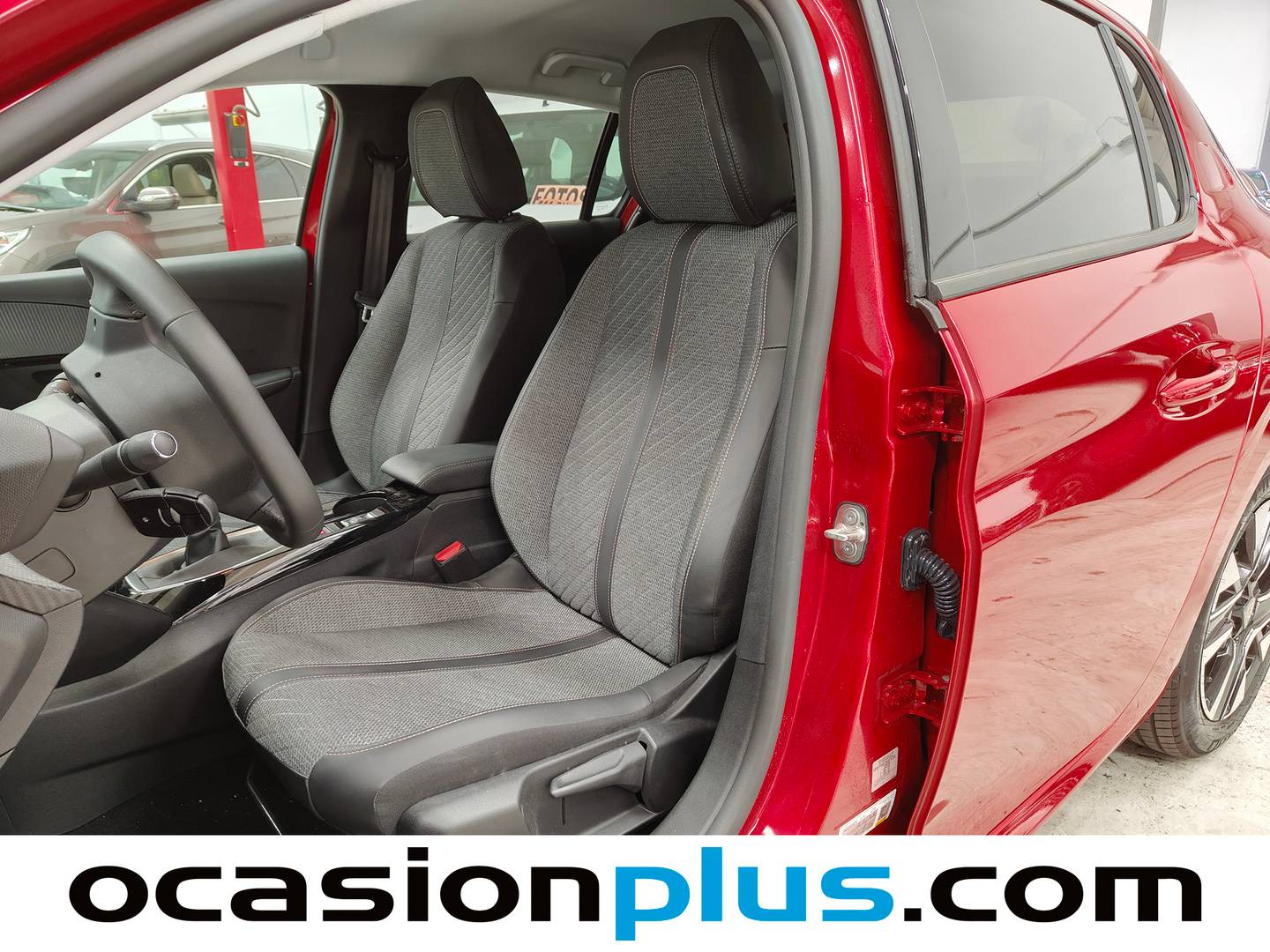 Foto asientos delanteros Peugeot 208 Peugeot 208 PureTech 100 Allure (100 CV)