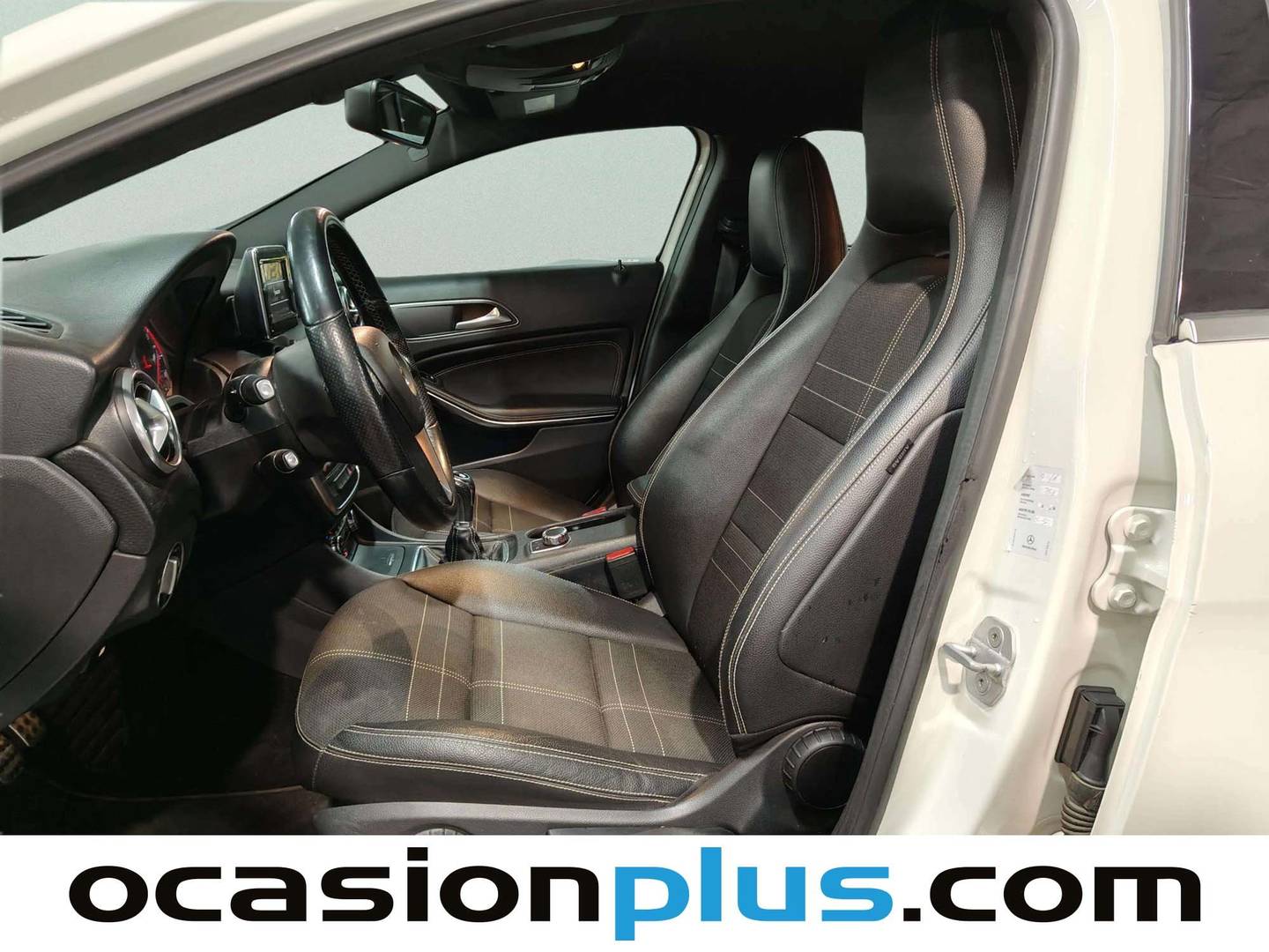 Foto asientos delanteros Mercedes Clase A Mercedes-Benz Clase A 200 CDI Blue Efficiency Style (136 CV)