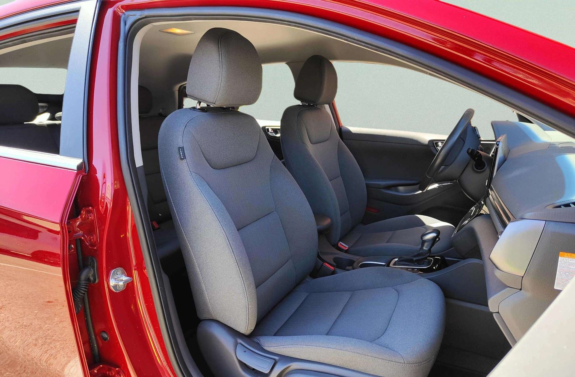 Hyundai Ioniq 1.6 GDI HEV Tecno DCT - foto 20