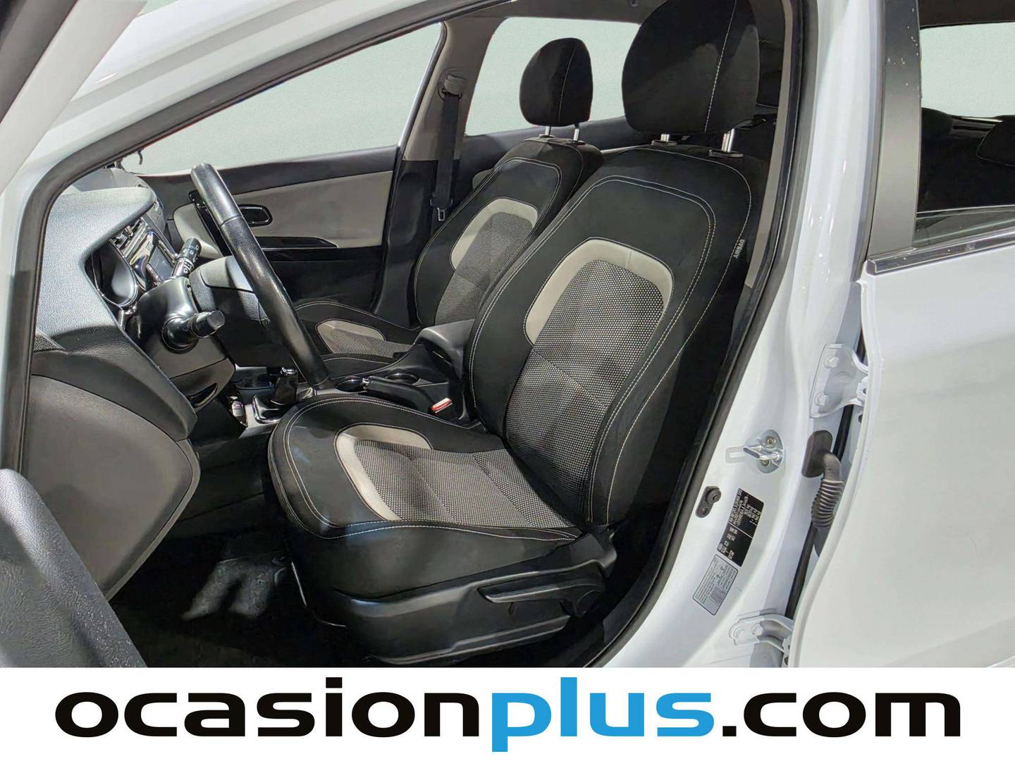Foto asientos delanteros KIA Ceed KIA Ceed 1.4 CVVT Tech (100 CV)