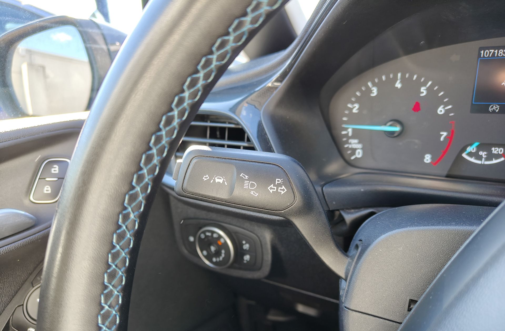 Ford Fiesta 1.0 EcoBoost MHEV Active - foto 22
