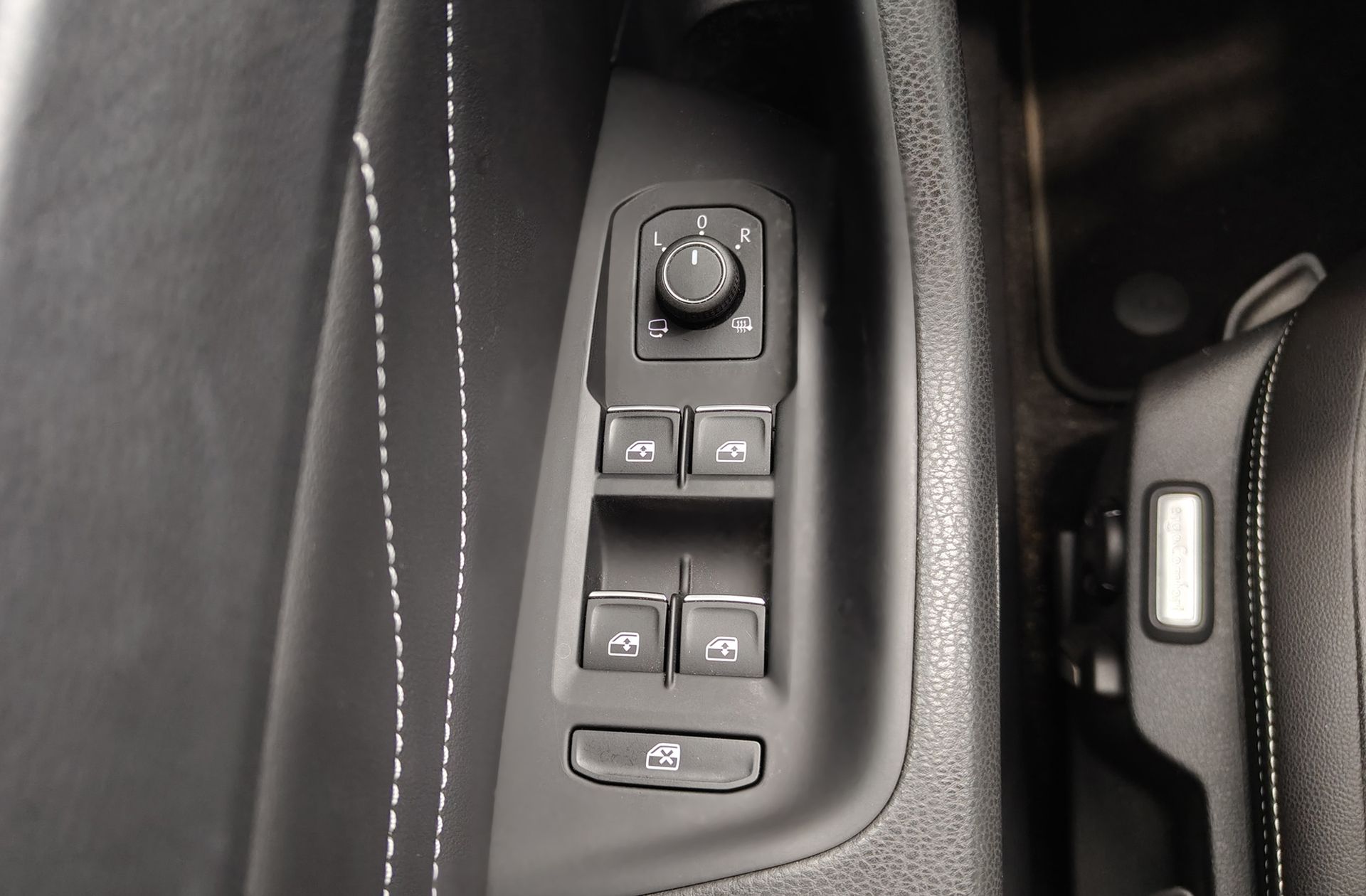 Volkswagen Passat Alltrack 2.0 TDI 4Motion DSG - foto 42