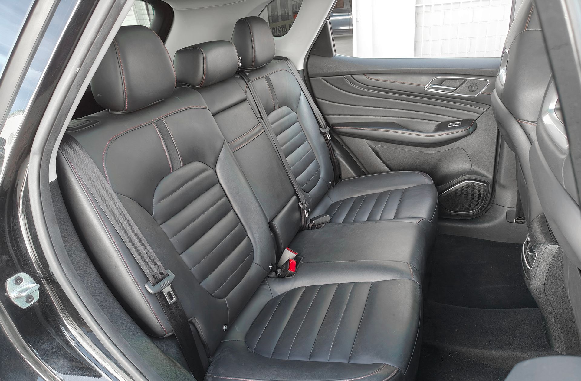 MG HS 1.5 Turbo GDI Luxury DCT - foto 21