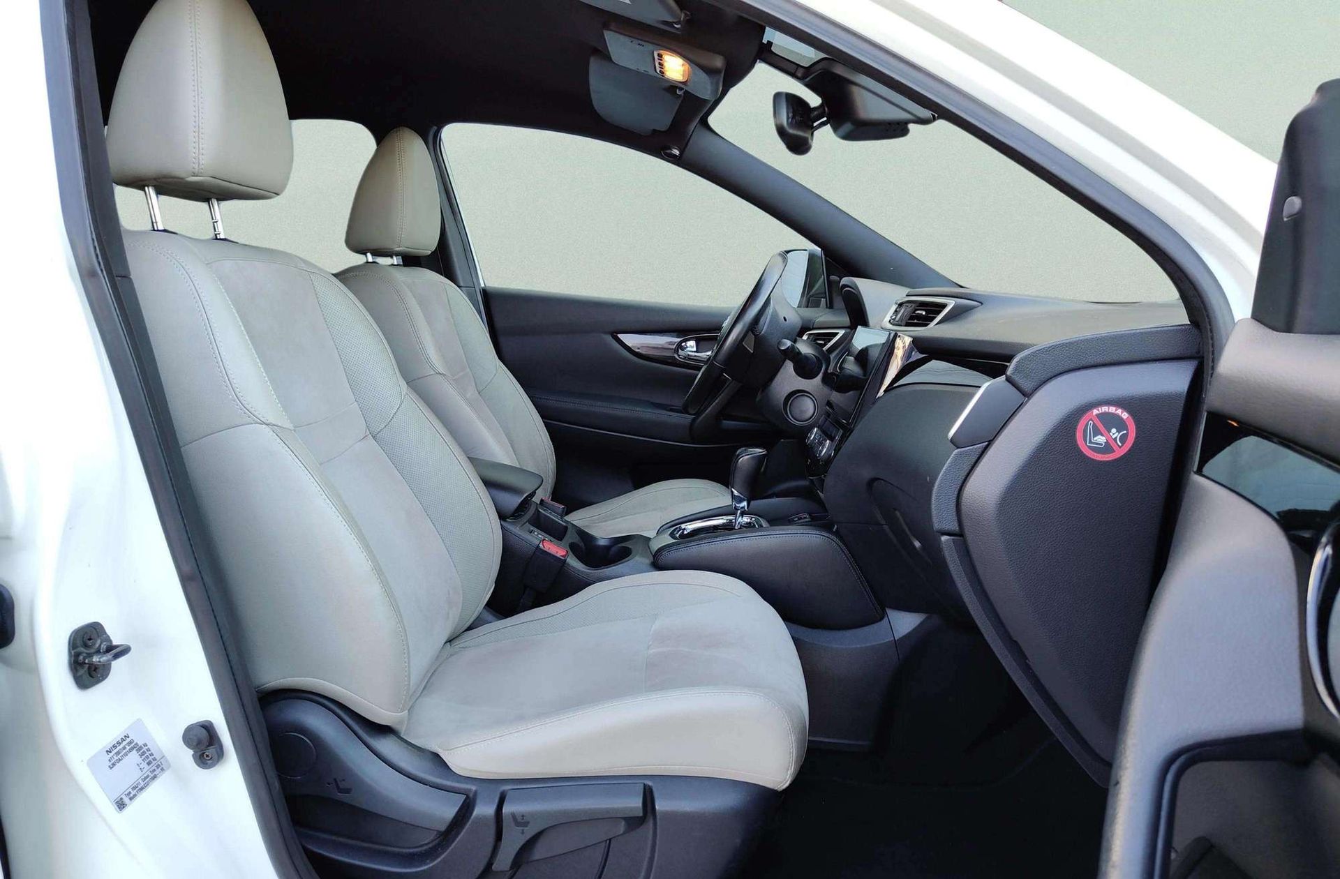 Nissan Qashqai 1.6 dCi Tekna Premium 4x2 XTronic - foto 23
