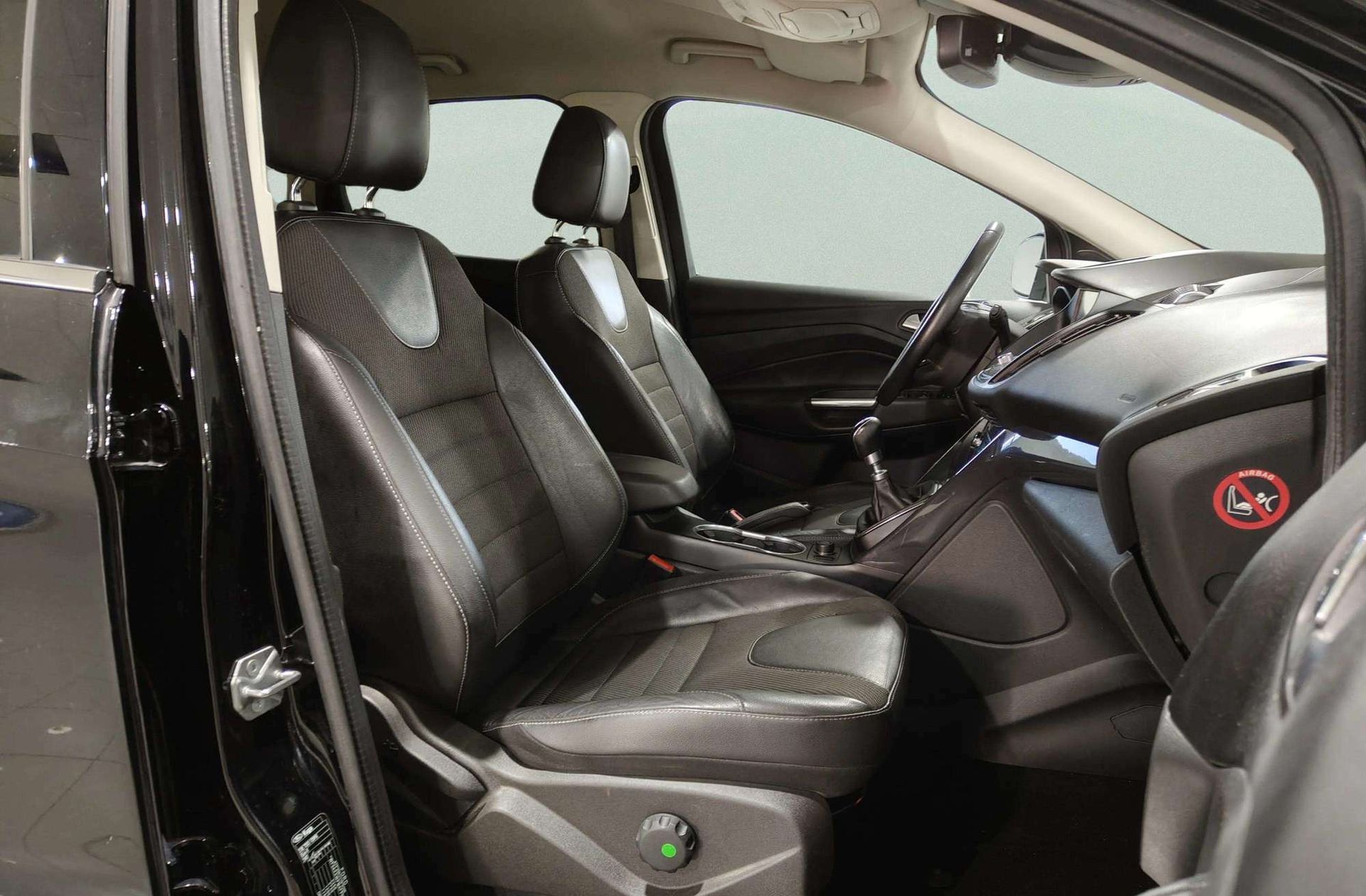 Ford Kuga 2.0 TDCi Titanium 4x2 - foto 15